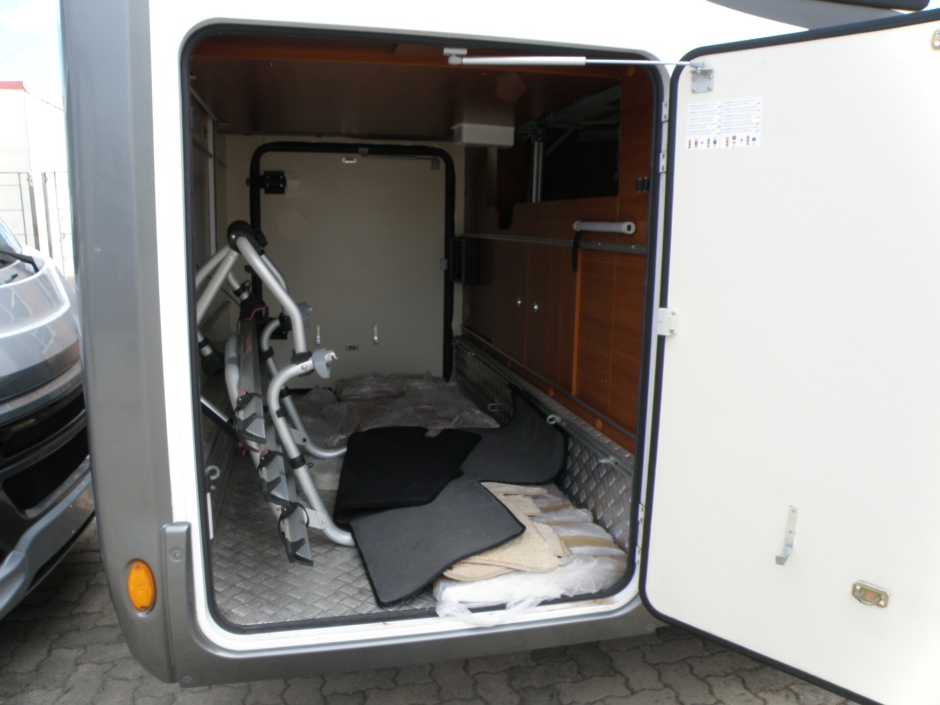 Mobilvetta TEKNOLINE 89 LETTO MATRIMONILA ECENTRAL