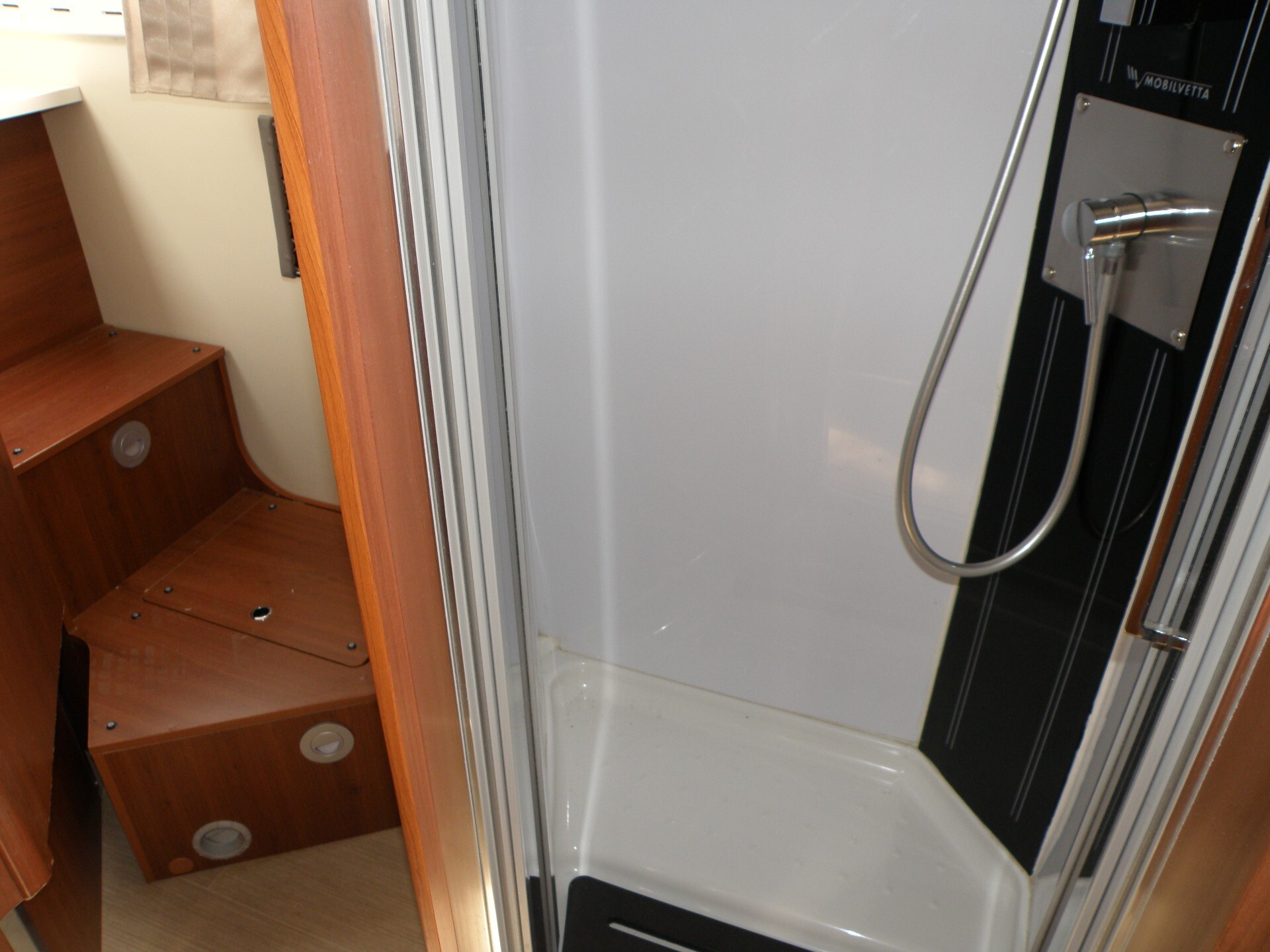 Mobilvetta TEKNOLINE 89 LETTO MATRIMONILA ECENTRAL