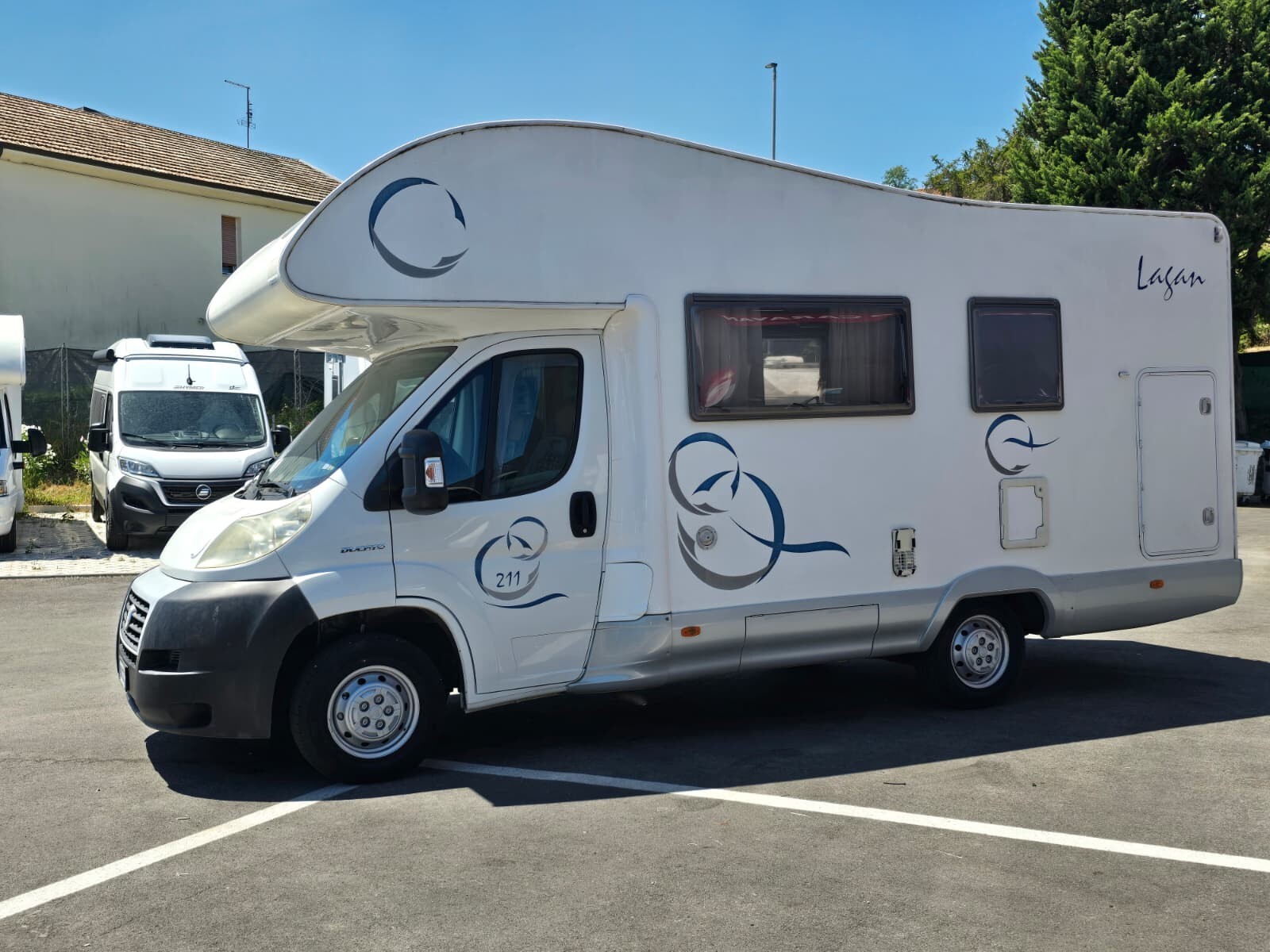 McLOUIS LAGAN CAMPER MANSARDATO COMPATTO LETTI A C