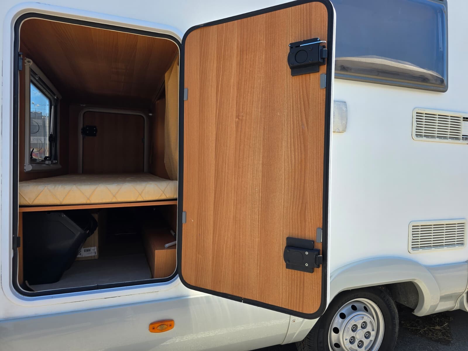 McLOUIS LAGAN CAMPER MANSARDATO COMPATTO LETTI A C