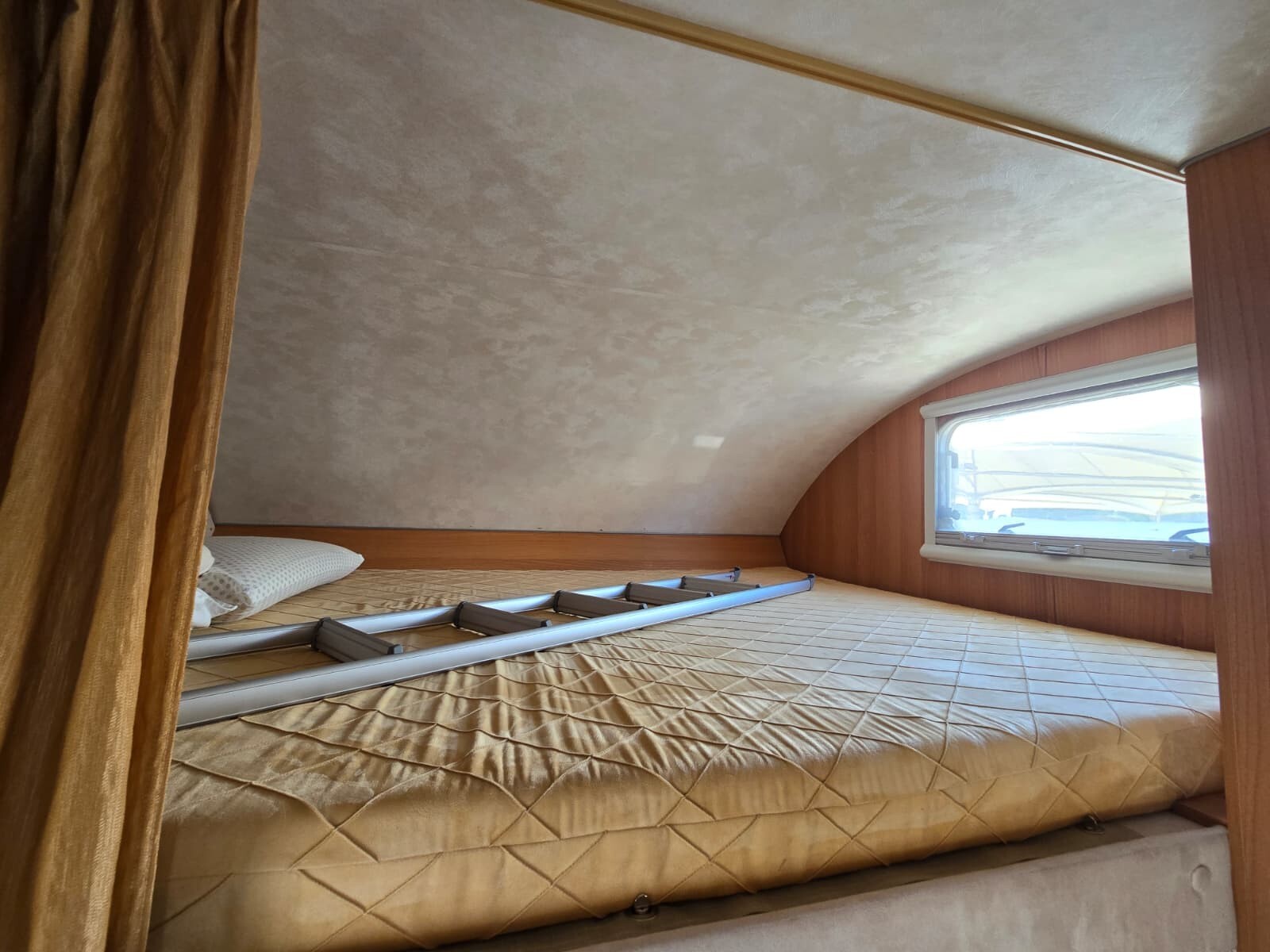 McLOUIS LAGAN CAMPER MANSARDATO COMPATTO LETTI A C
