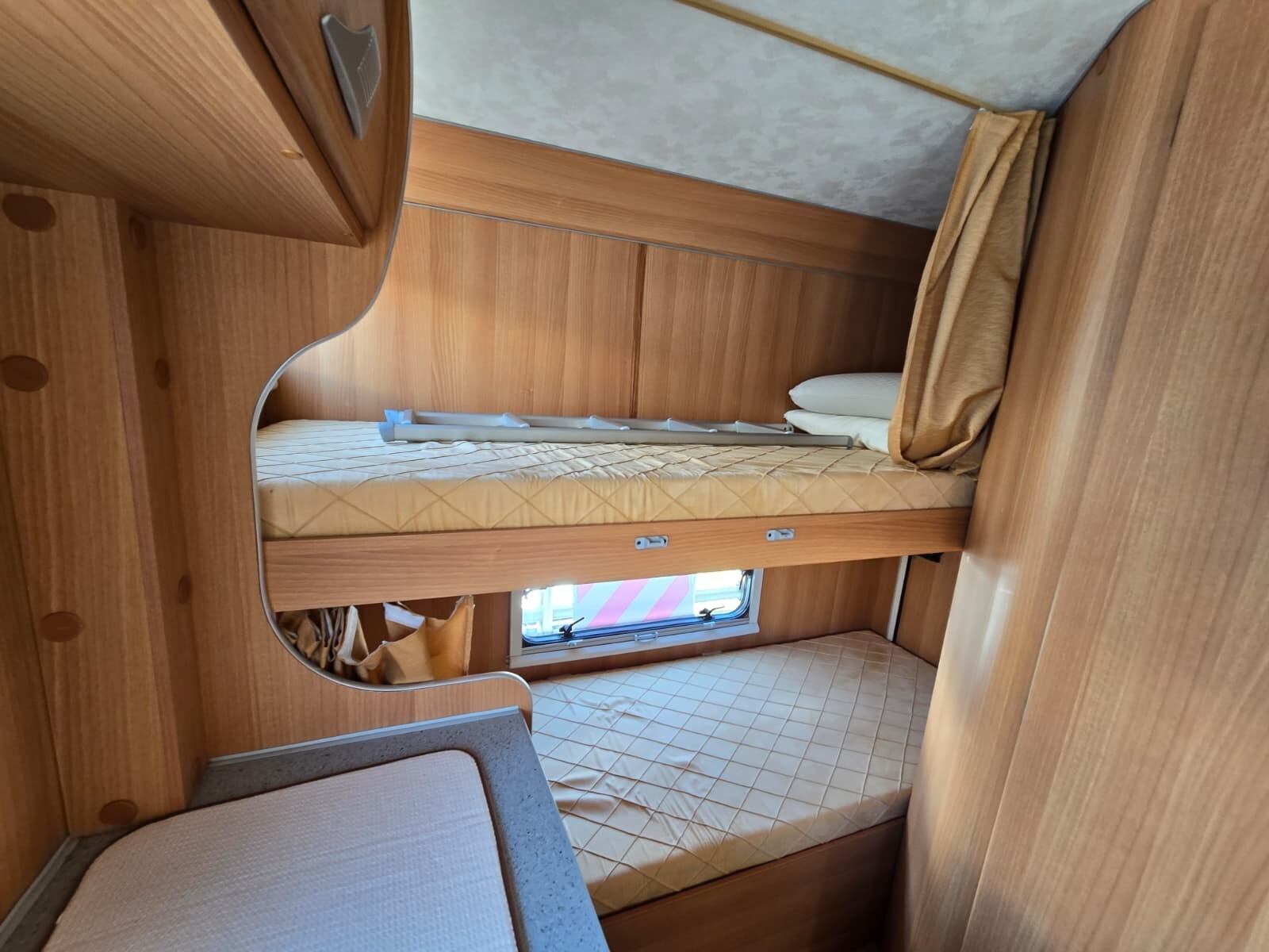 McLOUIS LAGAN CAMPER MANSARDATO COMPATTO LETTI A C