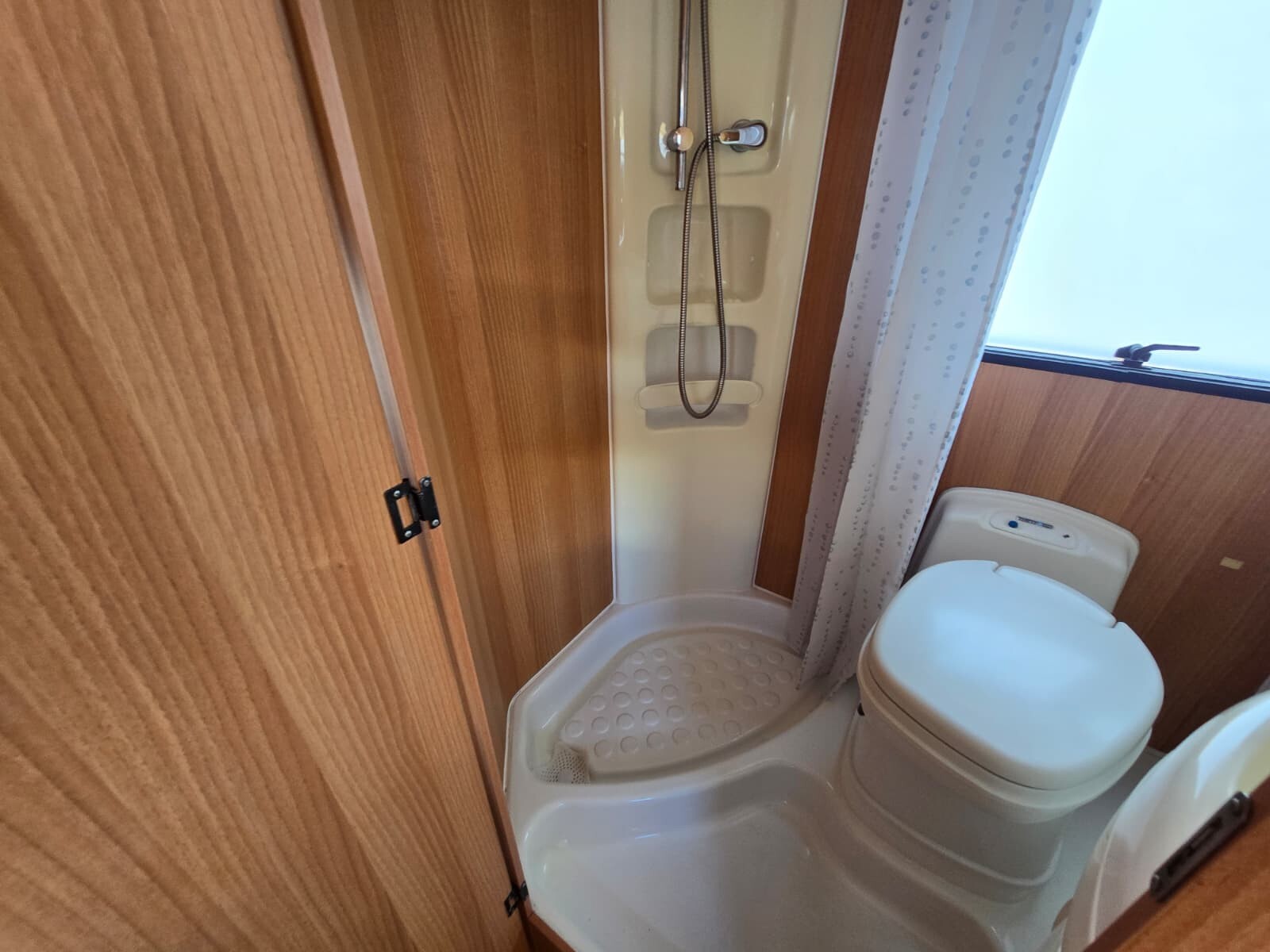McLOUIS LAGAN CAMPER MANSARDATO COMPATTO LETTI A C