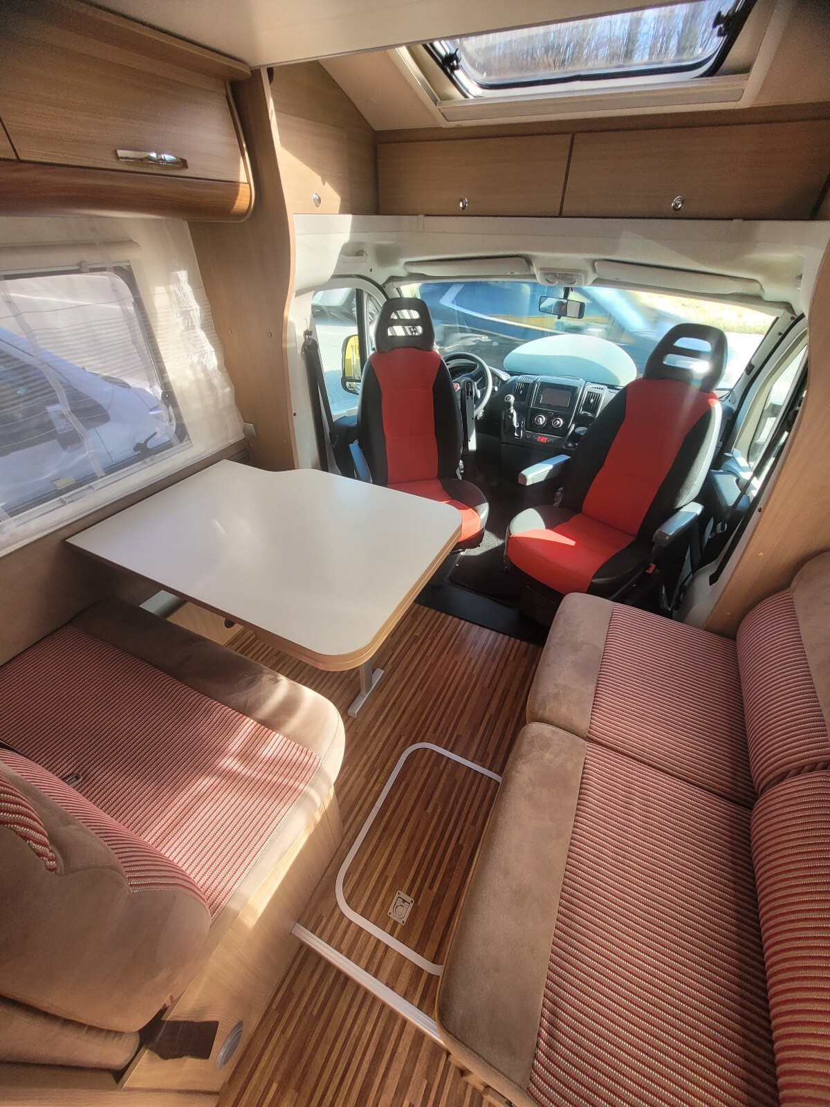 Adria MATRIX M 680 SP AMPIO GARAGE