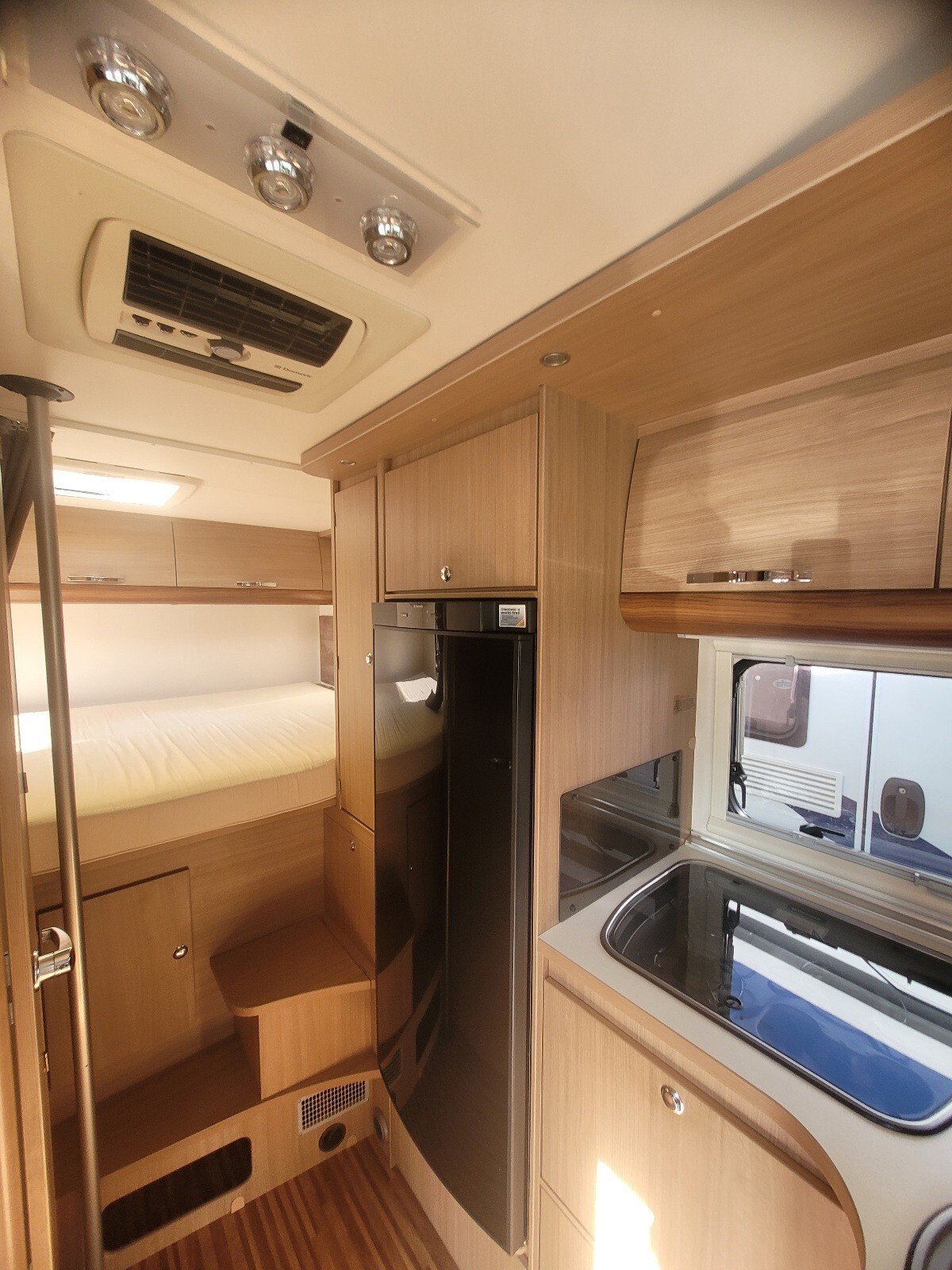 Adria MATRIX M 680 SP AMPIO GARAGE