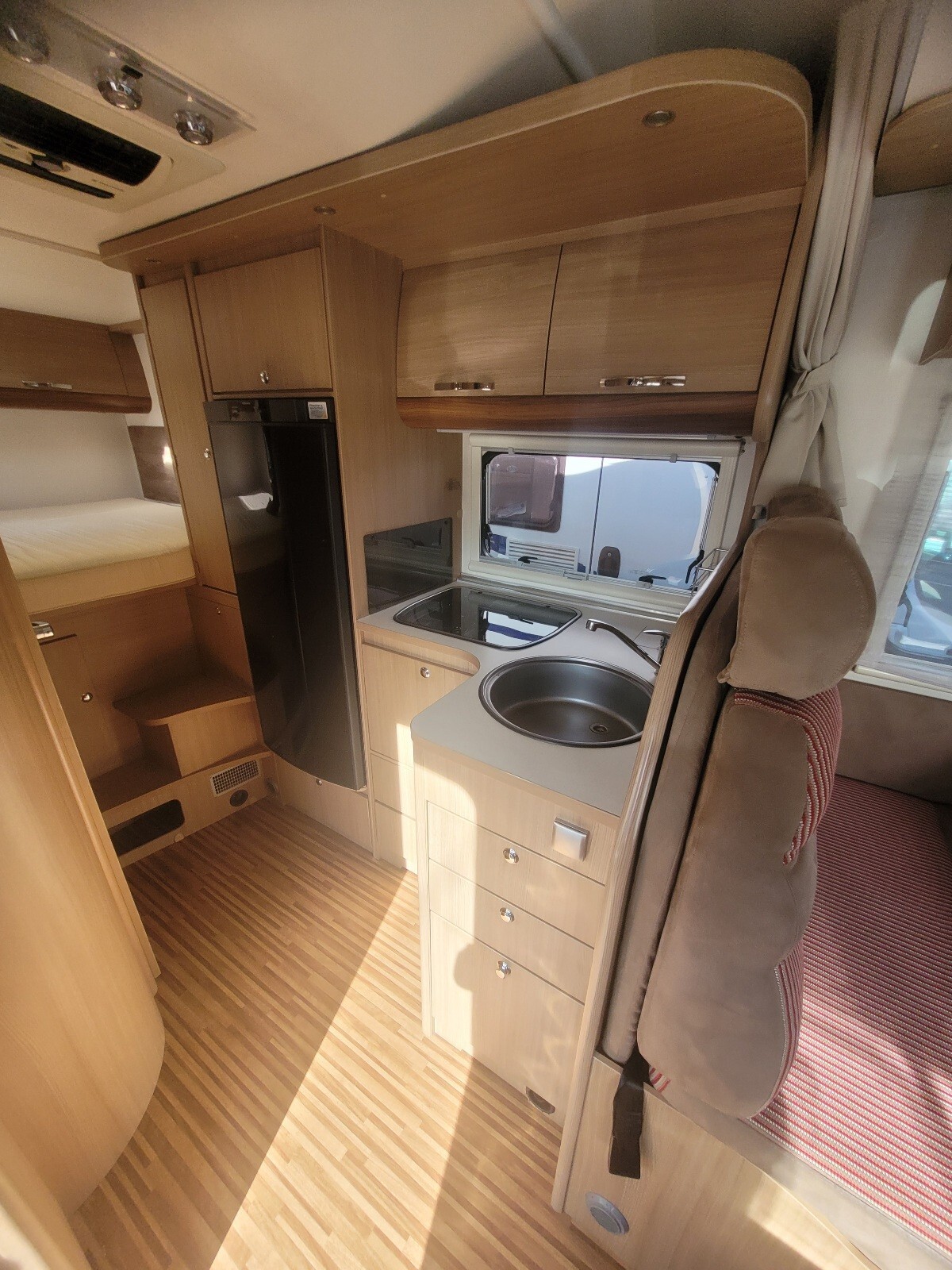 Adria MATRIX M 680 SP AMPIO GARAGE