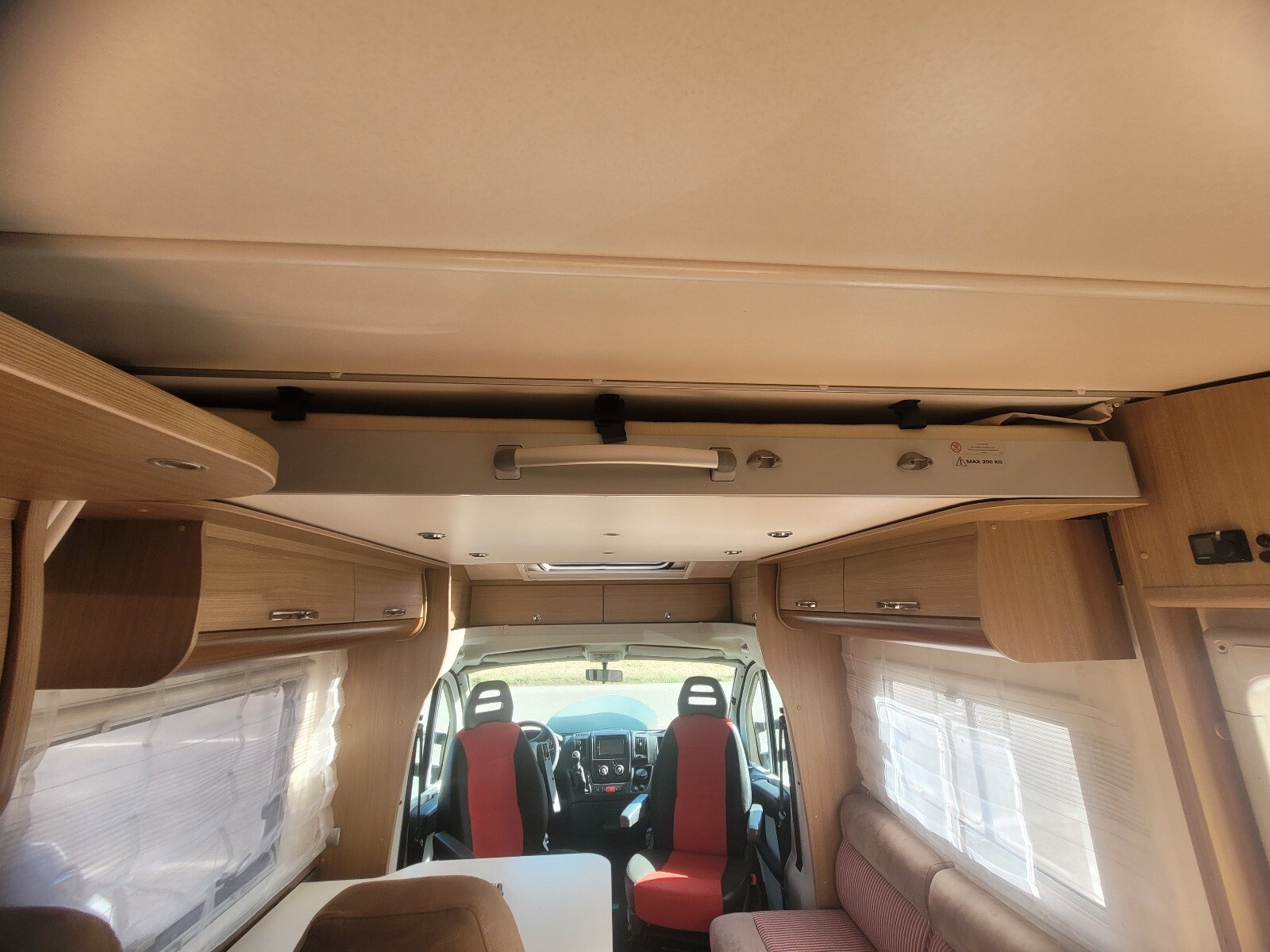 Adria MATRIX M 680 SP AMPIO GARAGE