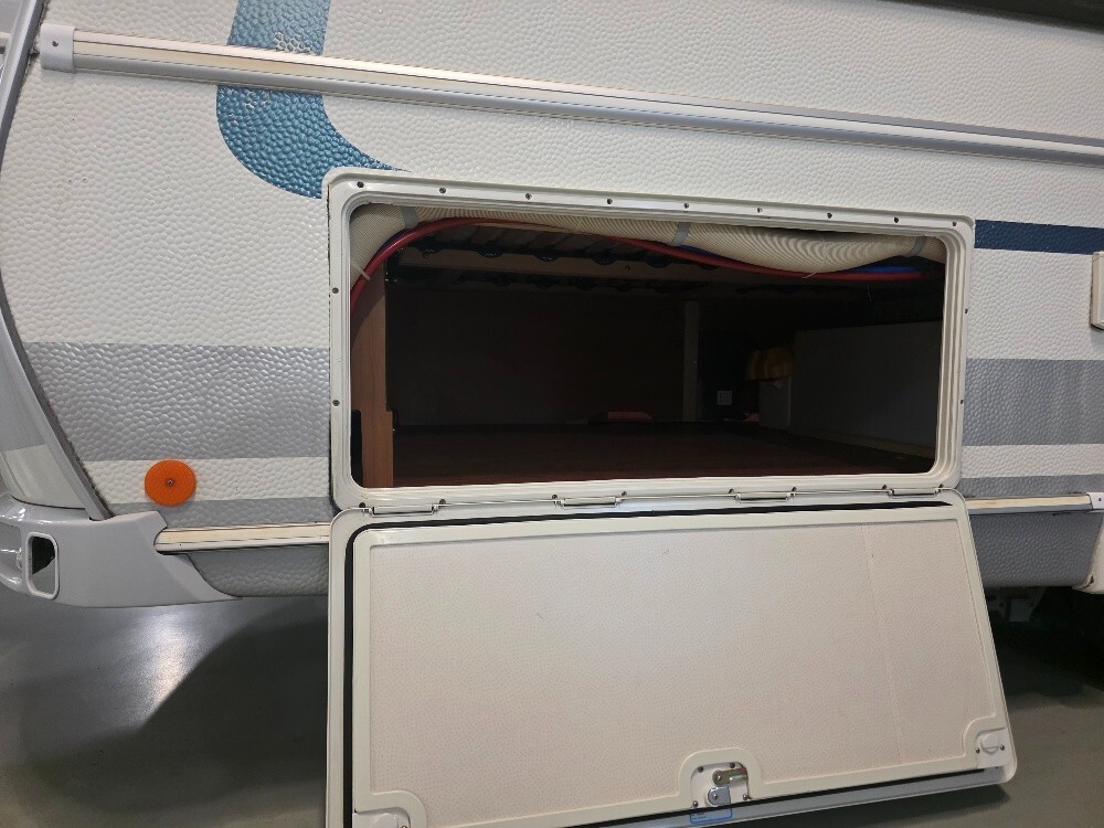 CARAVAN FENDT BIANCO SPORTIVO 395