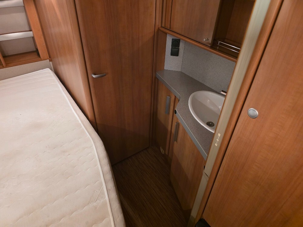 CARAVAN FENDT BIANCO SPORTIVO 395