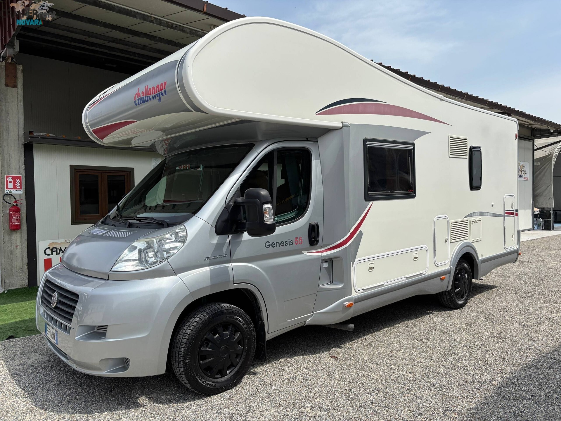 CHALLENGER GENESIS 55 - mansardato con letti a cas