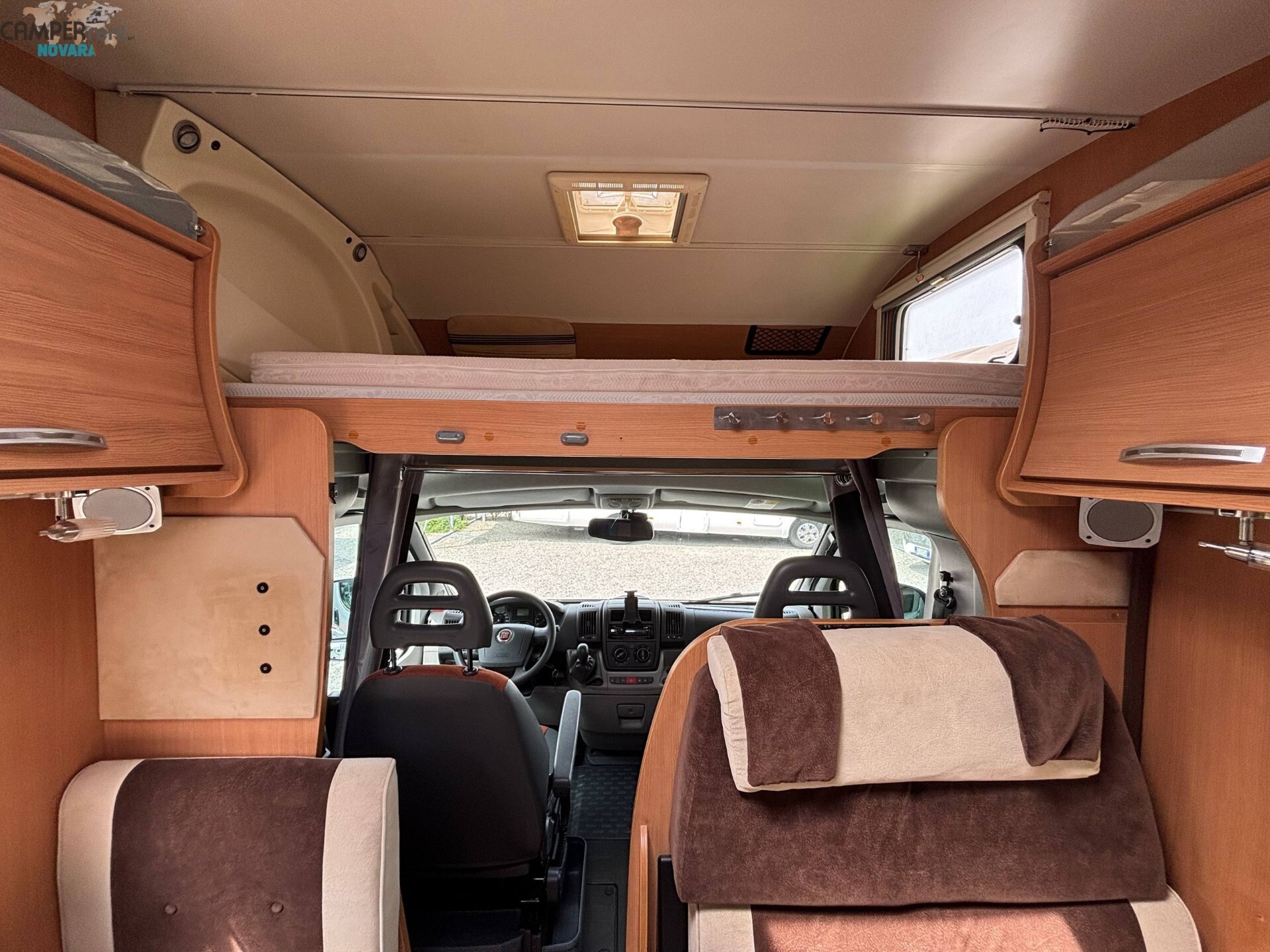 CHALLENGER GENESIS 55 - mansardato con letti a cas