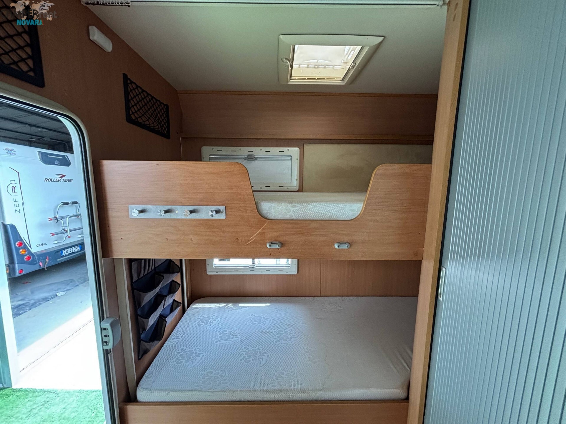 CHALLENGER GENESIS 55 - mansardato con letti a cas
