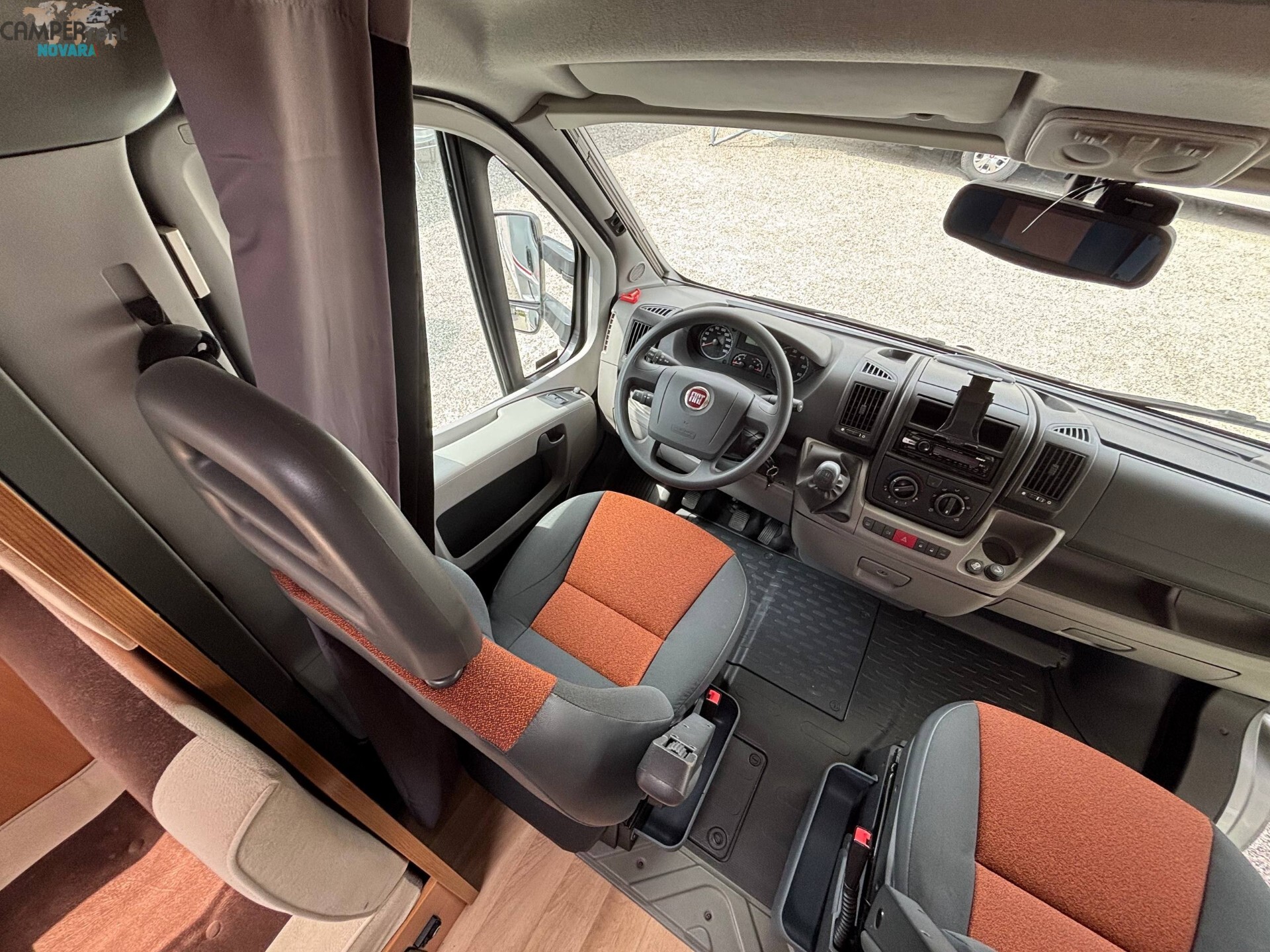 CHALLENGER GENESIS 55 - mansardato con letti a cas