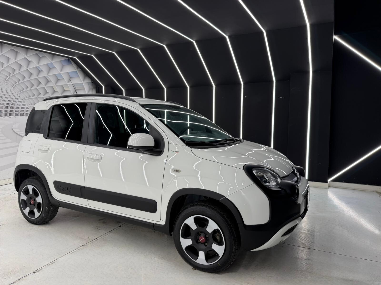 Fiat Panda 1.3 MJT 80 CV S&S 4&times;4- MOTORE NUOVO CON FATTURA-KM CERTIFICATI-12 MESI GARANZIA-PERMUTE &ndash; foto 2