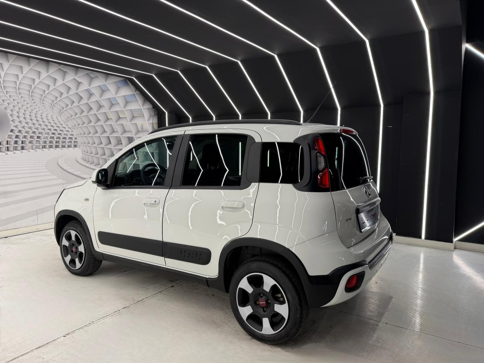 Fiat Panda 1.3 MJT 80 CV S&S 4&times;4- MOTORE NUOVO CON FATTURA-KM CERTIFICATI-12 MESI GARANZIA-PERMUTE &ndash; foto 4