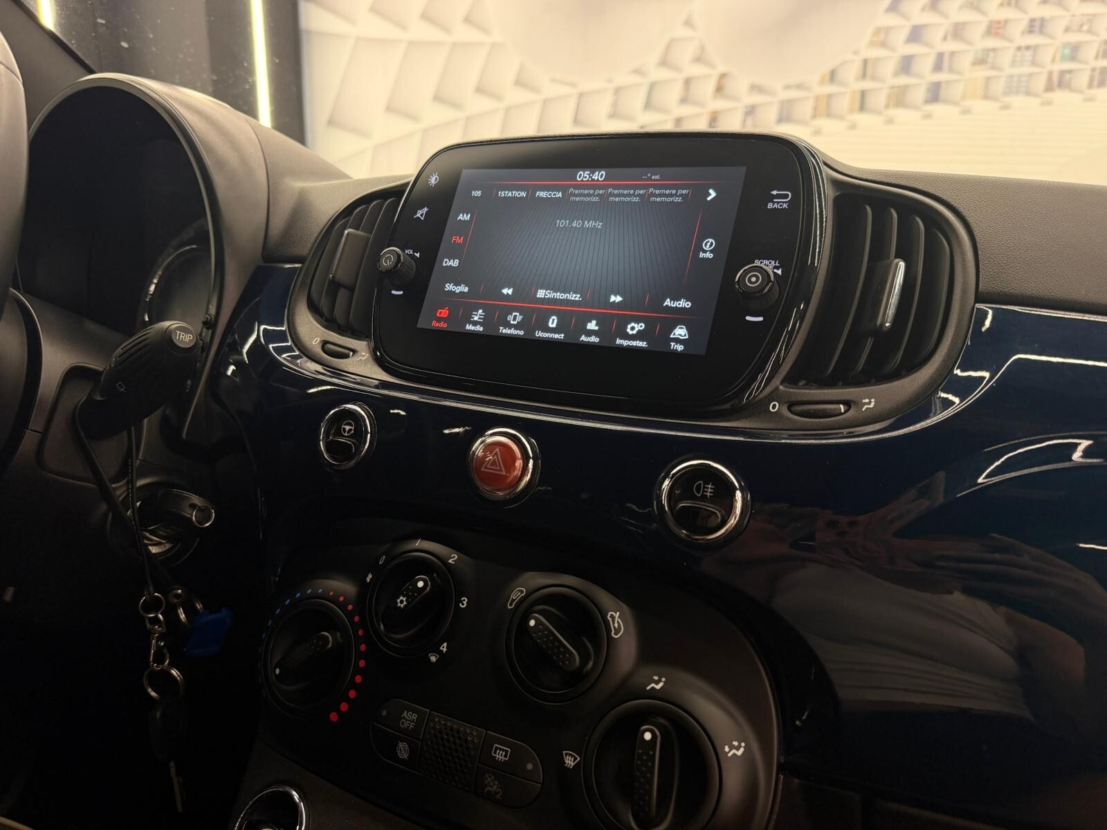 Fiat 500 C 1.0 Hybrid Lounge-70CV-KM CERTIFICATI-12 MESI GARANZIA-PERMUTE &ndash; foto 13