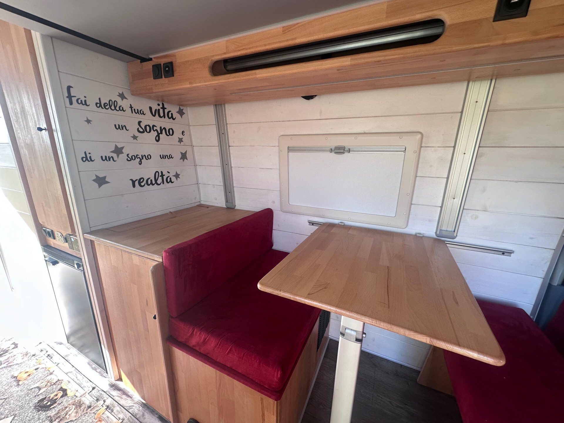 Furgonato Camperizzato con letto basculante elettr