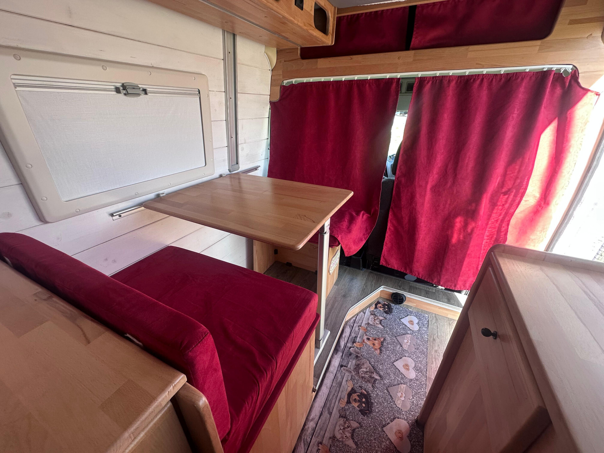 Furgonato Camperizzato con letto basculante elettr