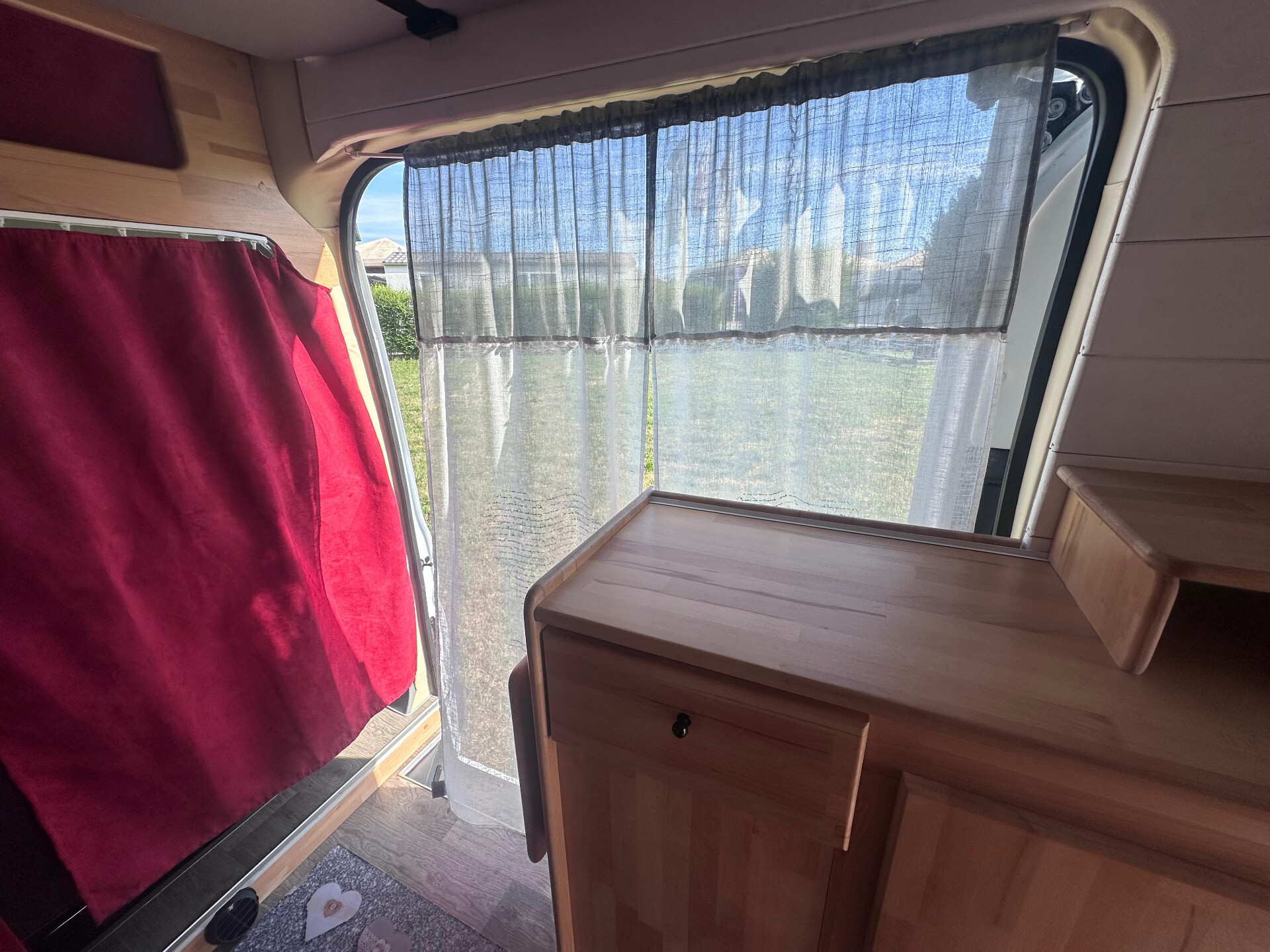 Furgonato Camperizzato con letto basculante elettr