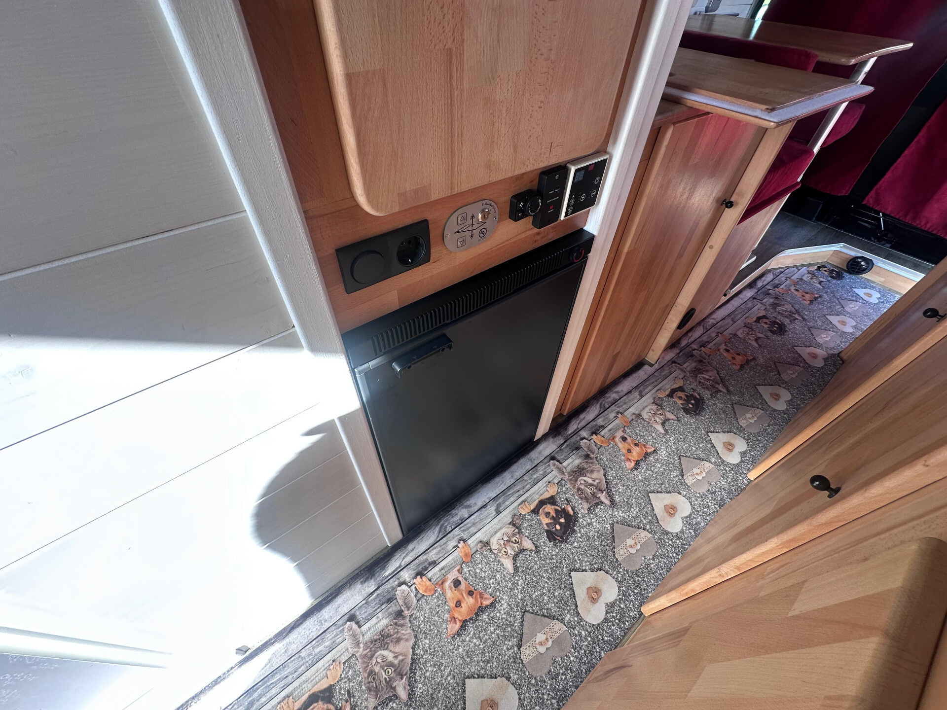 Furgonato Camperizzato con letto basculante elettr