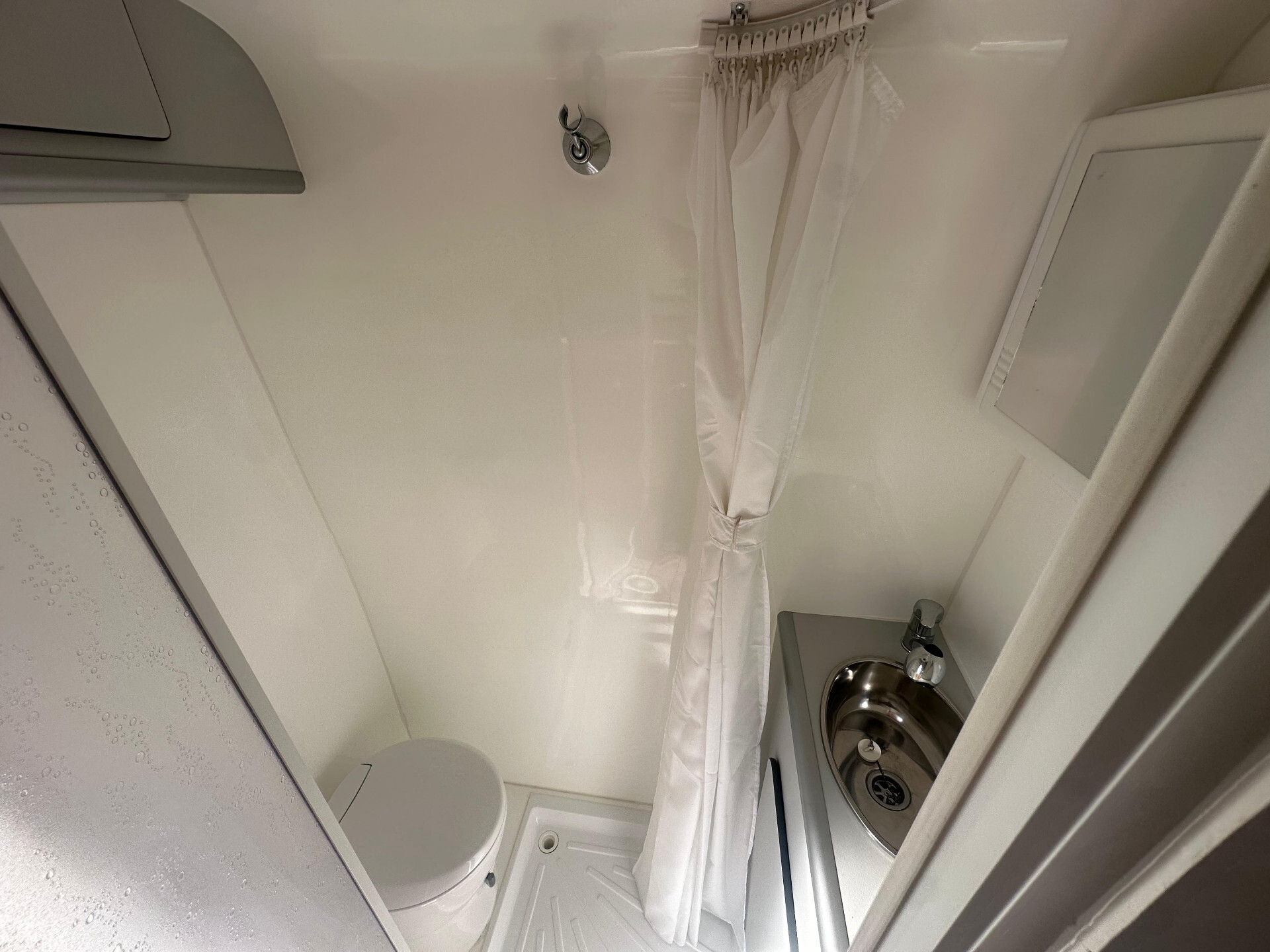 Furgonato Camperizzato con letto basculante elettr