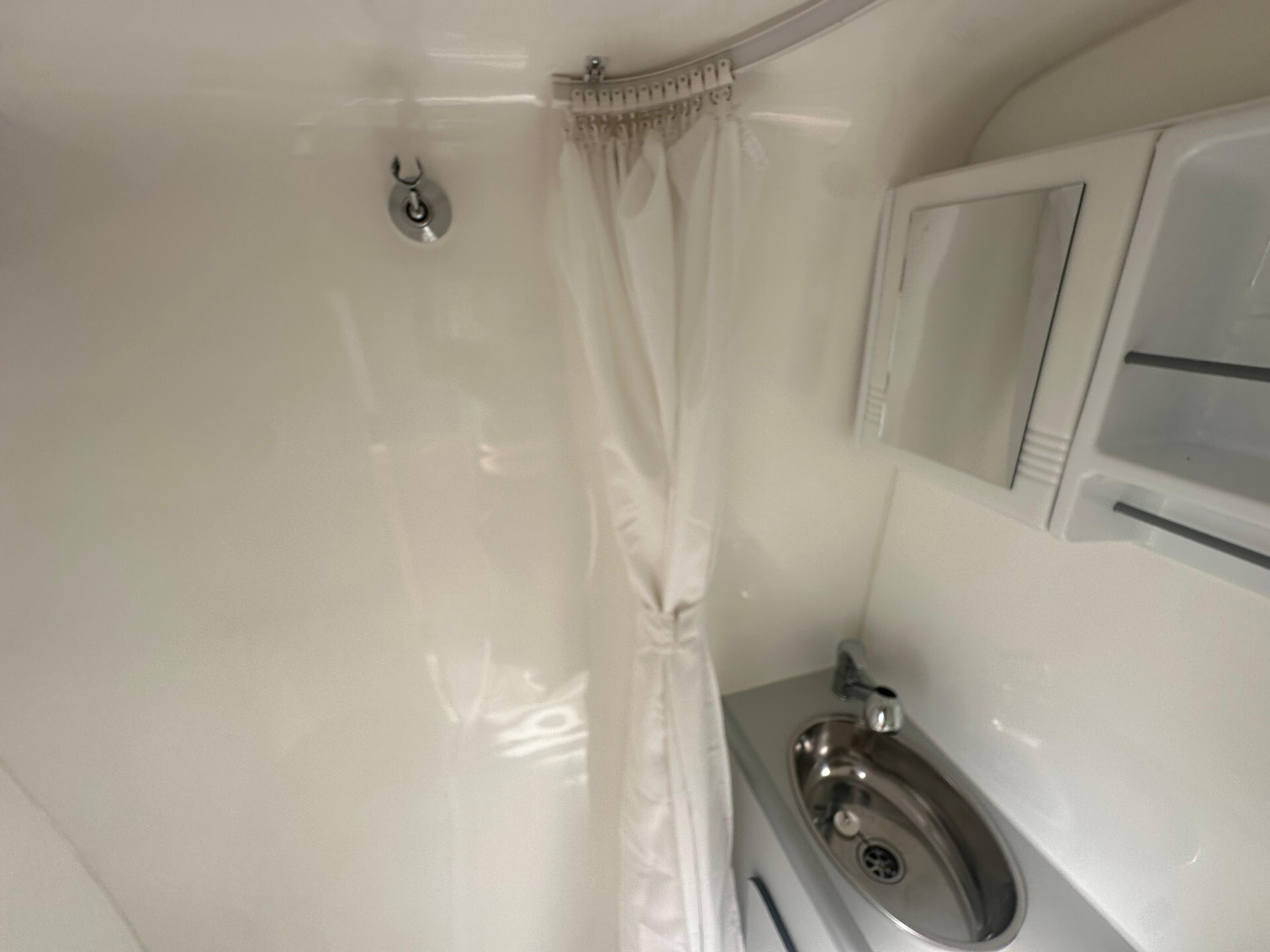 Furgonato Camperizzato con letto basculante elettr