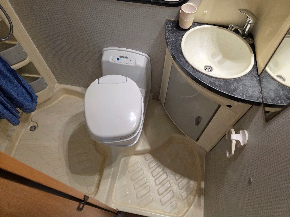 CAMPER CHAUSSON FLASH 03