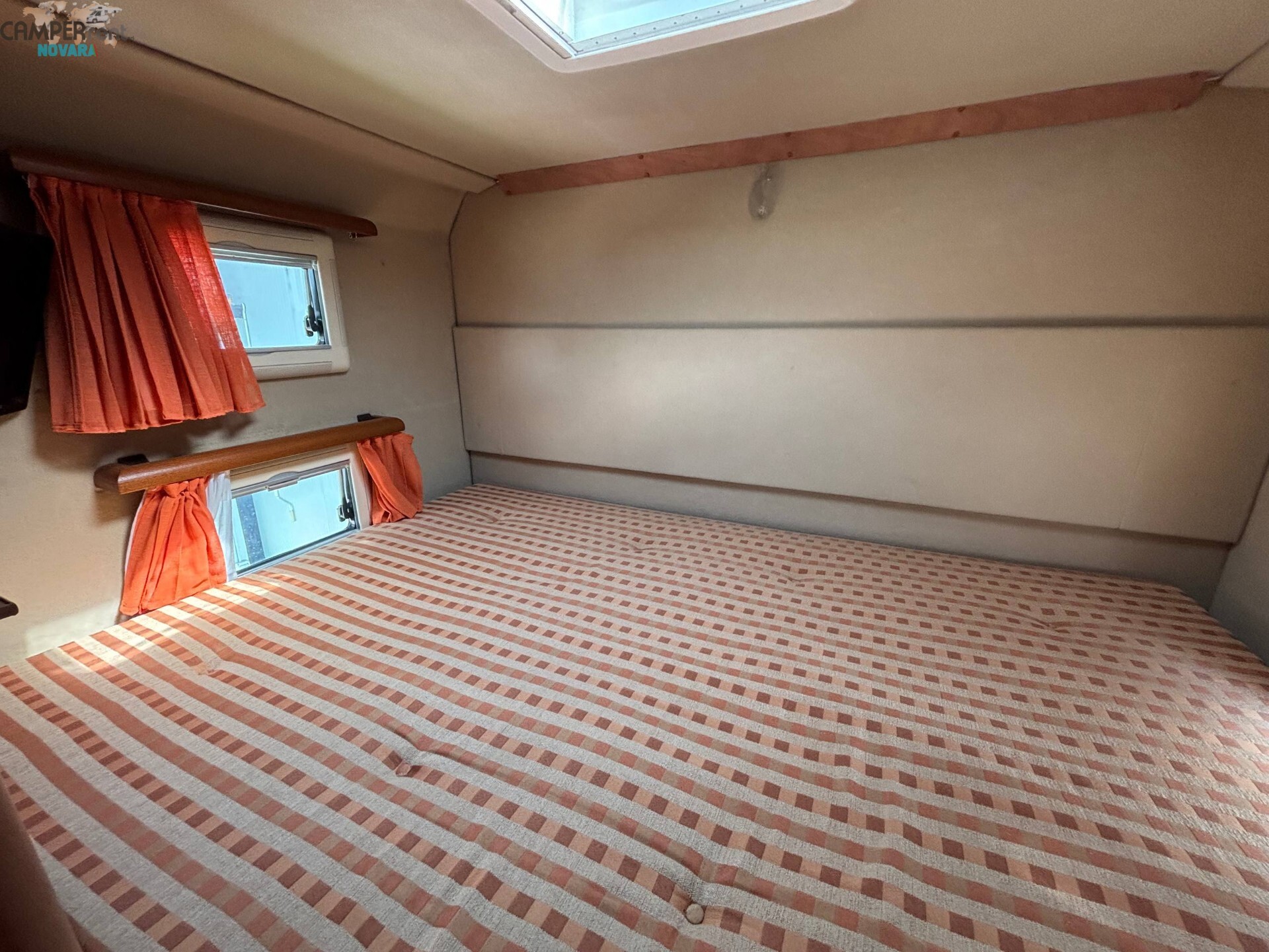 CARTHAGO CHIC I 47 - motorhome con letto matrimoni
