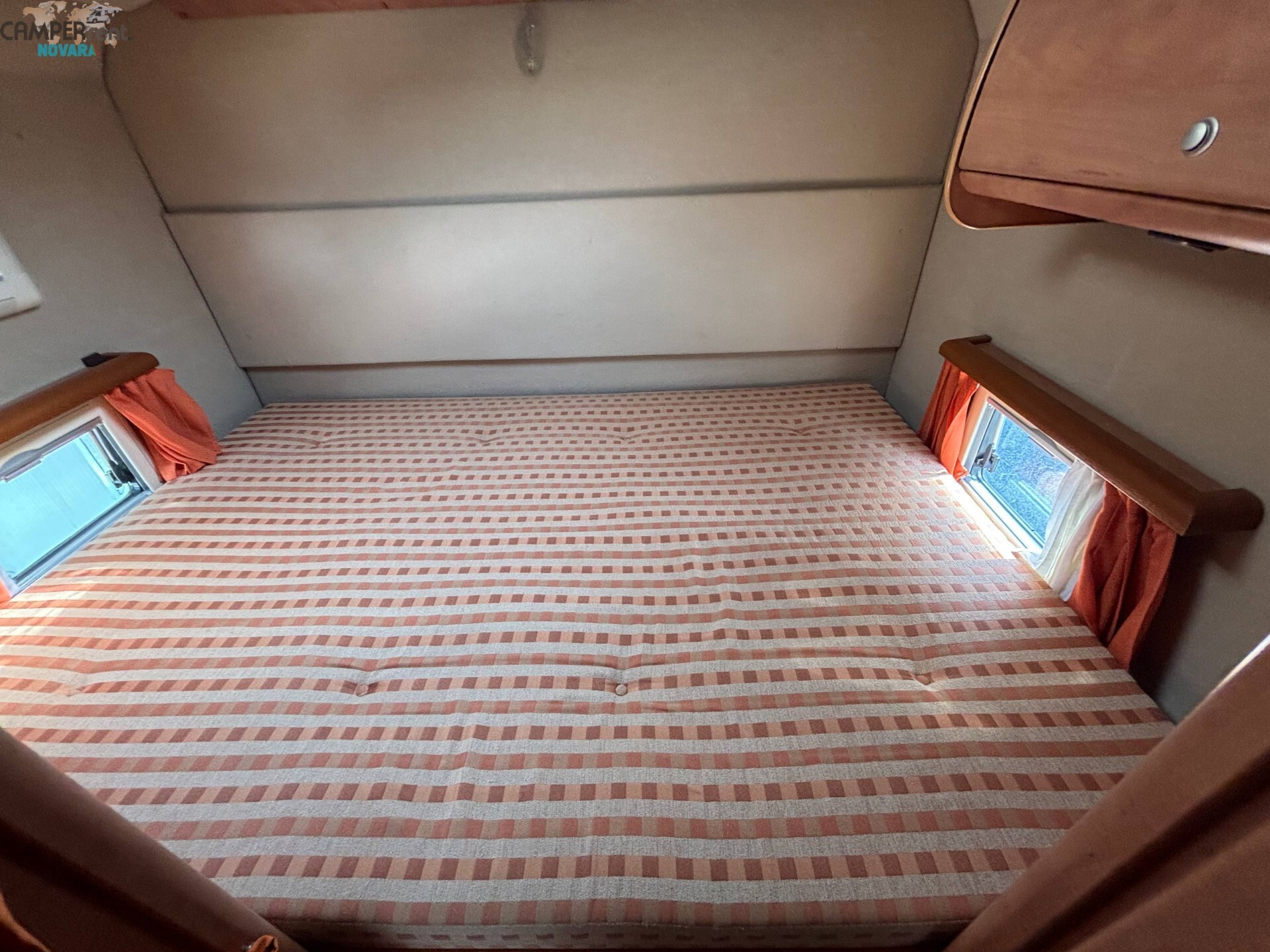 CARTHAGO CHIC I 47 - motorhome con letto matrimoni