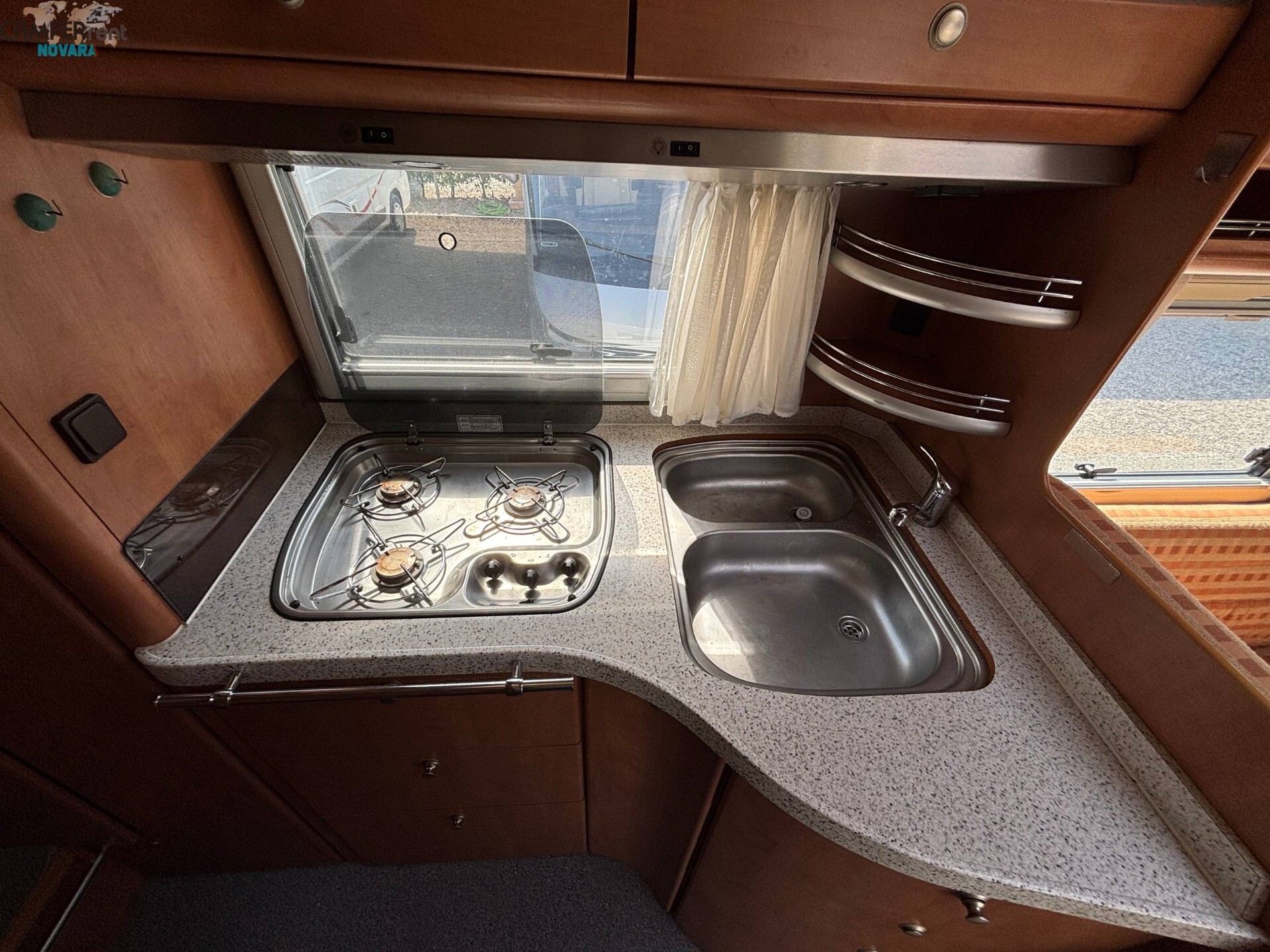 CARTHAGO CHIC I 47 - motorhome con letto matrimoni