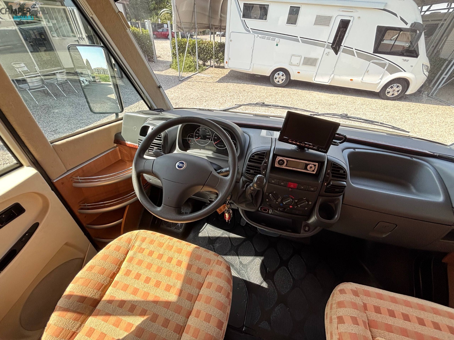 CARTHAGO CHIC I 47 - motorhome con letto matrimoni