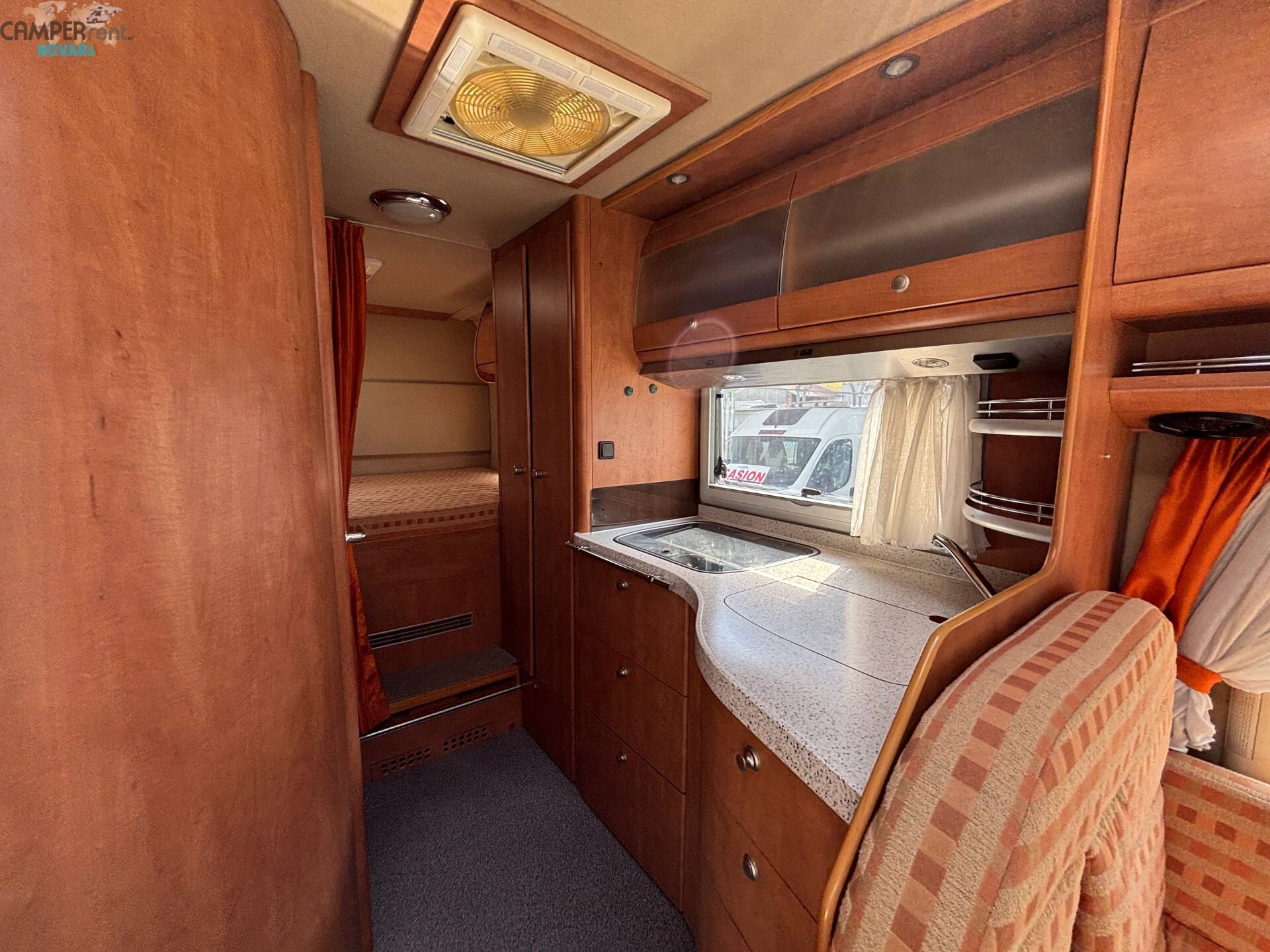 CARTHAGO CHIC I 47 - motorhome con letto matrimoni
