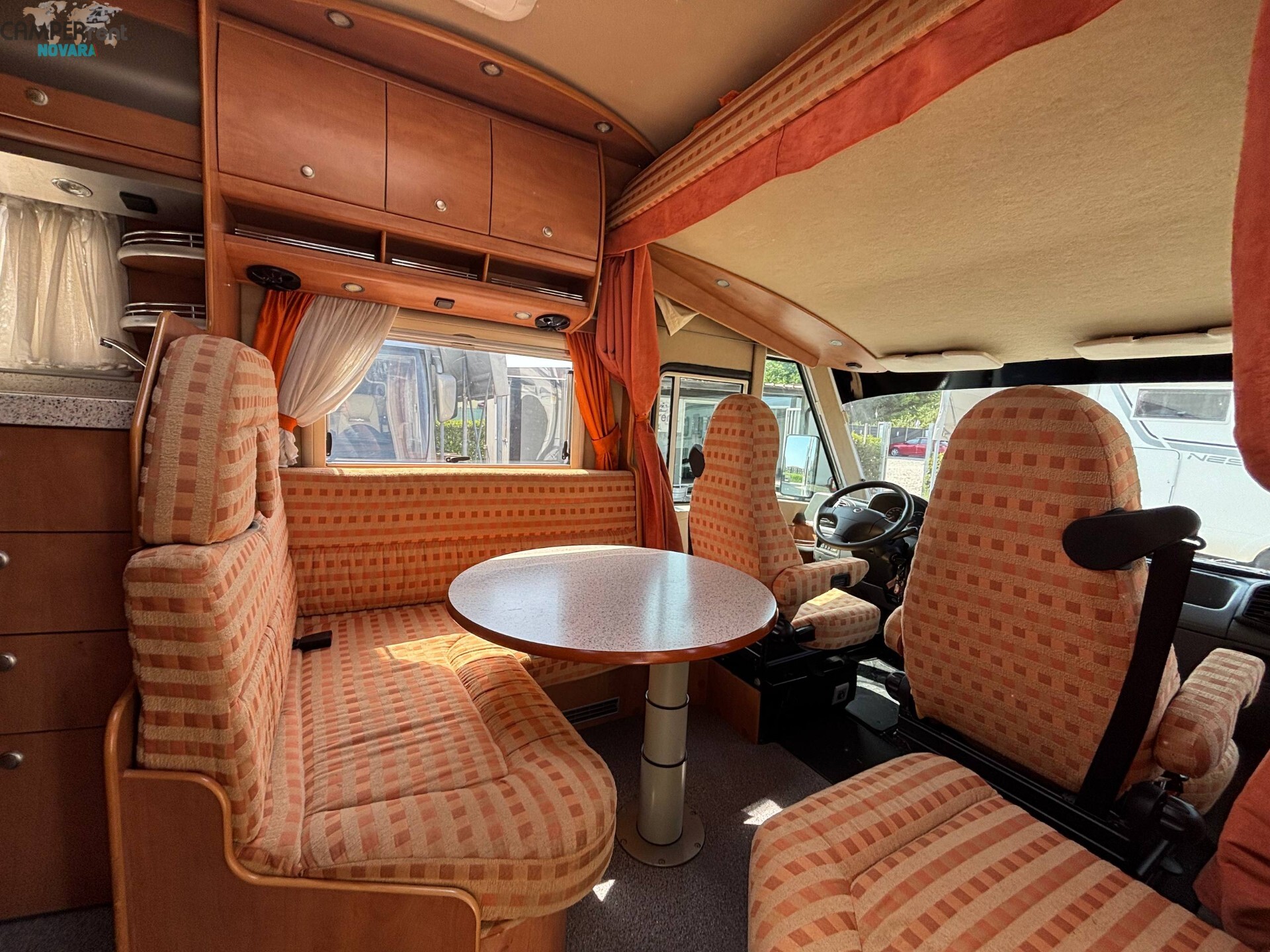CARTHAGO CHIC I 47 - motorhome con letto matrimoni