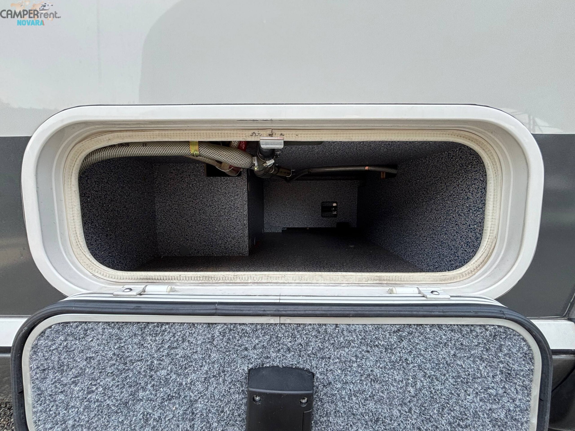 CARTHAGO CHIC I 47 - motorhome con letto matrimoni