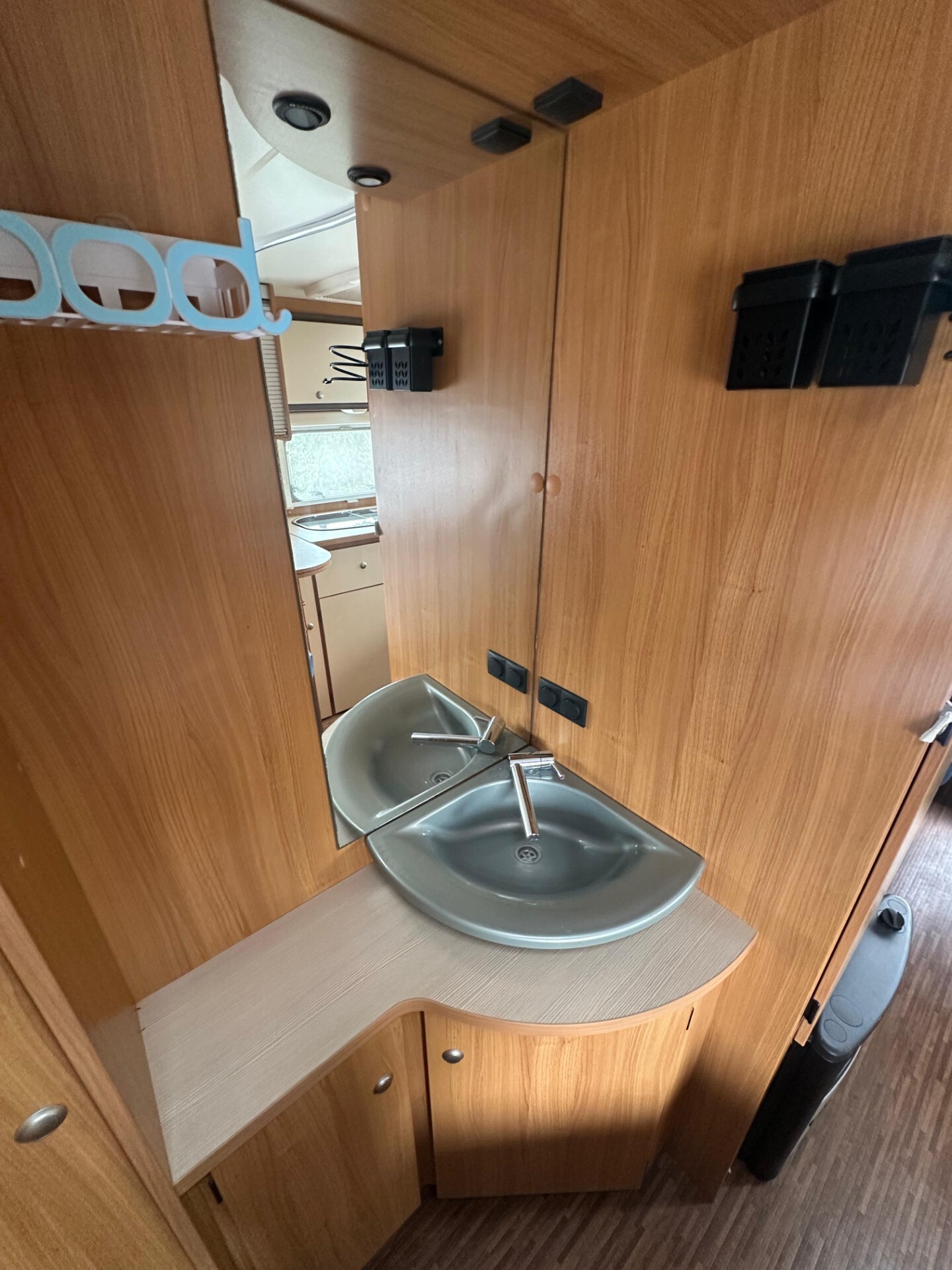 BURSTNER CARAVAN PREMIO 4502 TS
