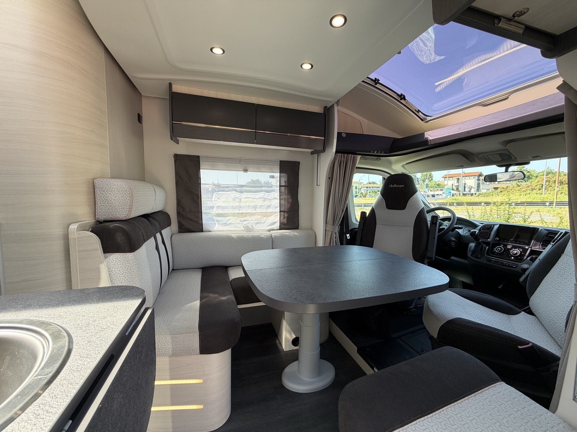 Challenger GRAPHITE 287 VIP (Cambio Automatico)