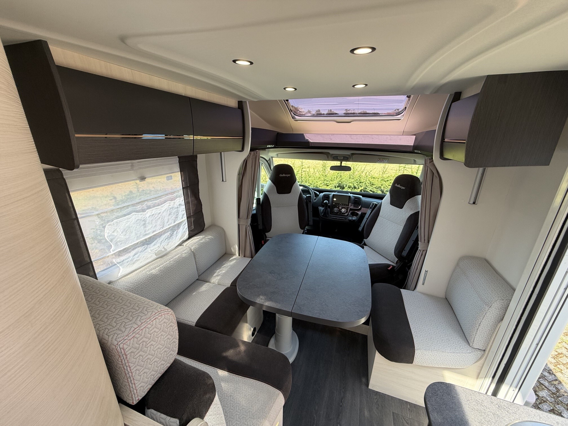 Challenger GRAPHITE 287 VIP (Cambio Automatico)