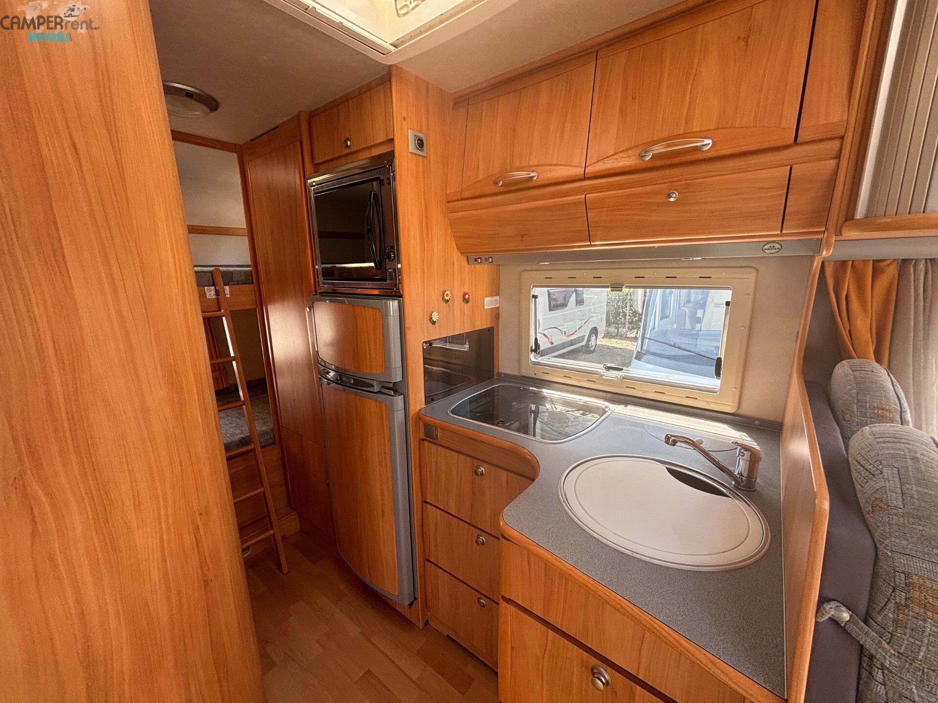 ADRIA ADRIATIK CORAL 680 SK - Mansardato con letti
