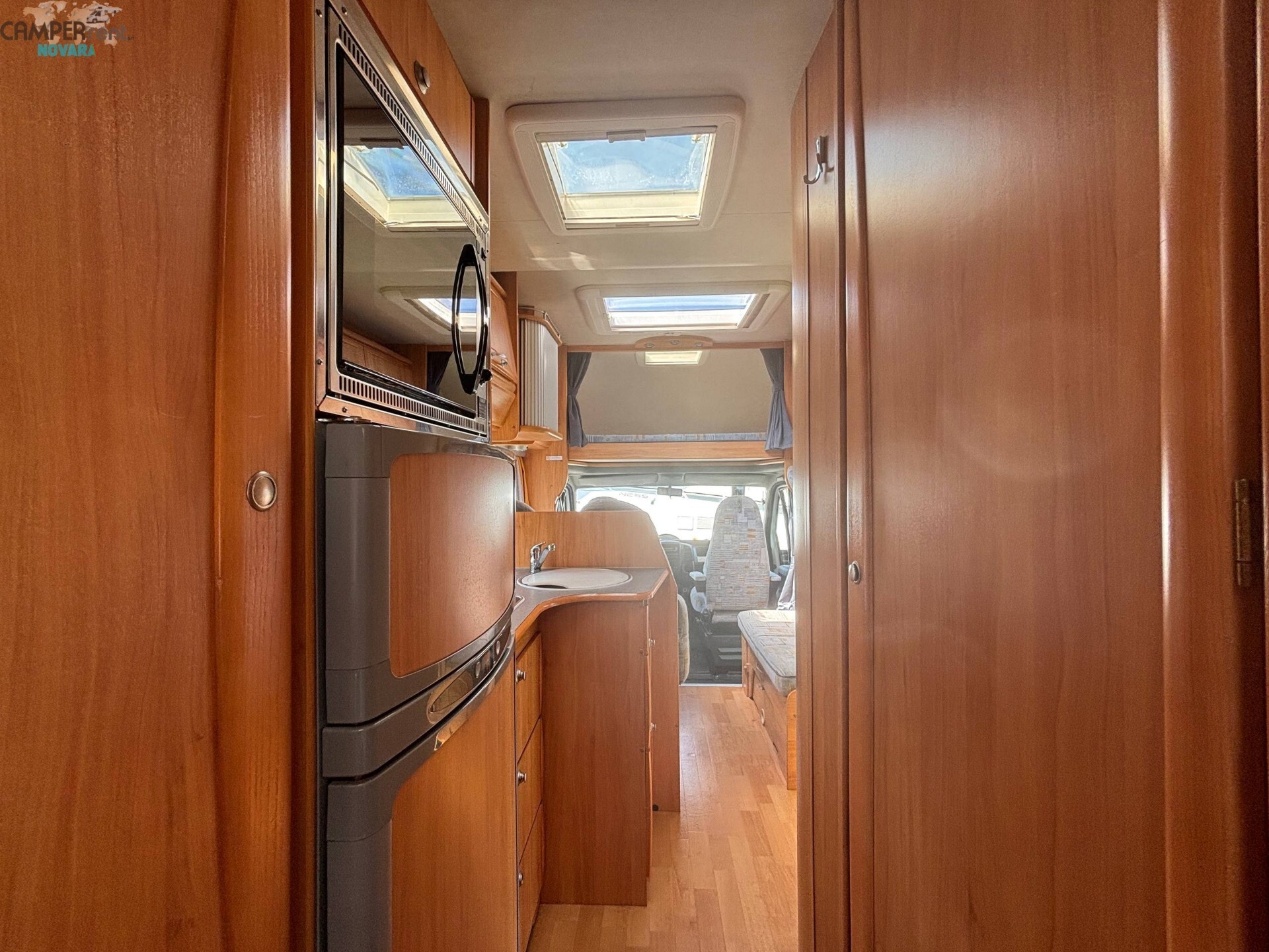 ADRIA ADRIATIK CORAL 680 SK - Mansardato con letti