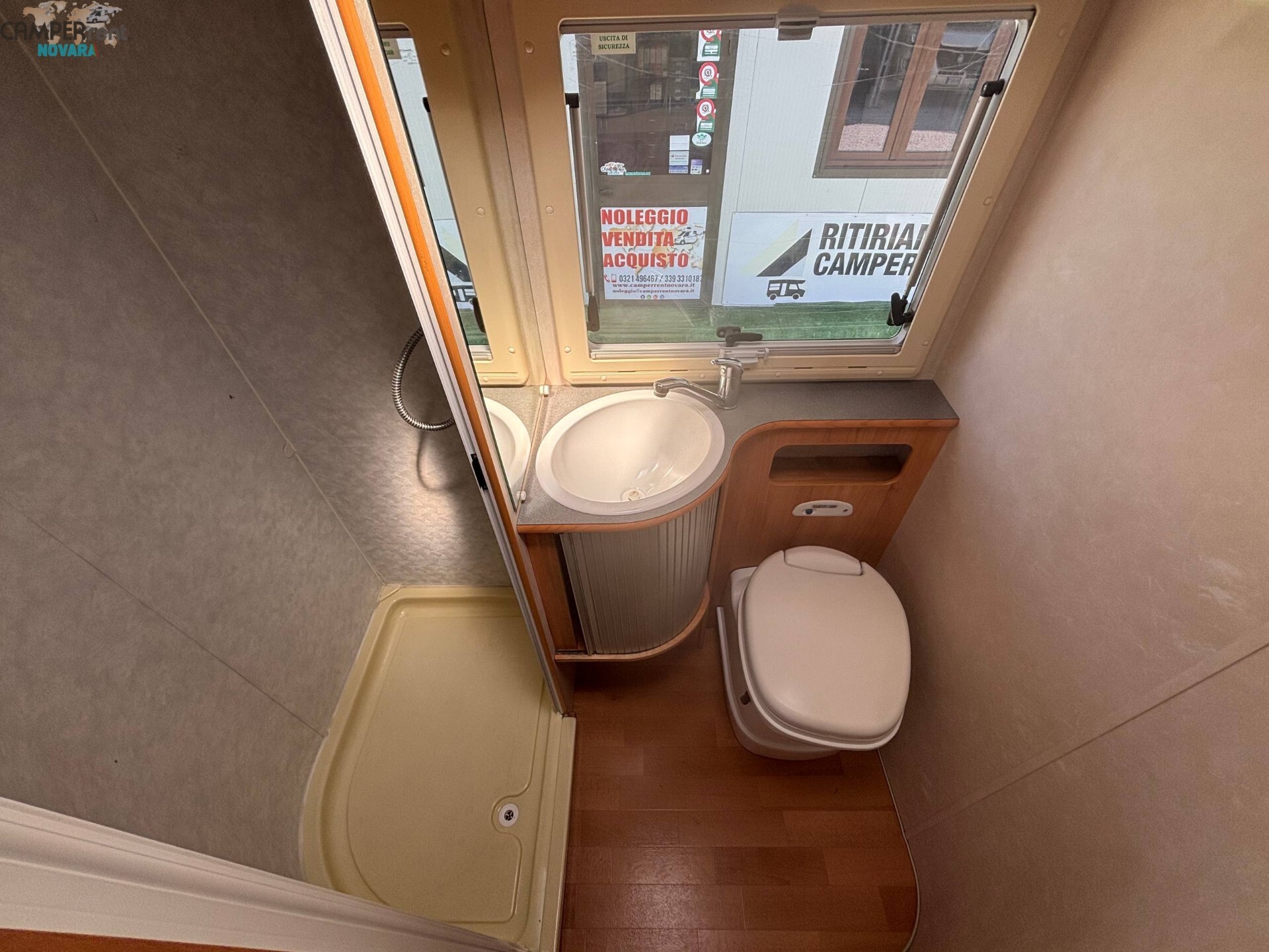 ADRIA ADRIATIK CORAL 680 SK - Mansardato con letti