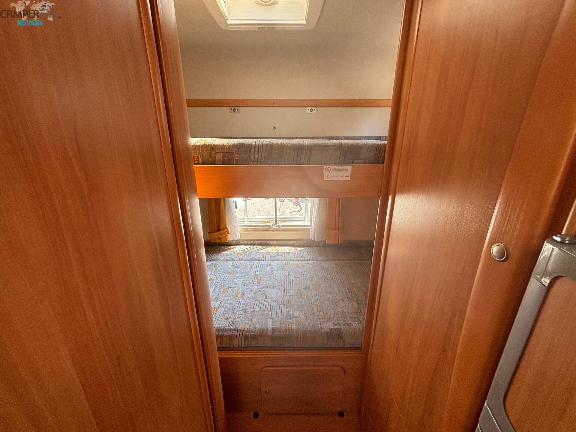 ADRIA ADRIATIK CORAL 680 SK - Mansardato con letti