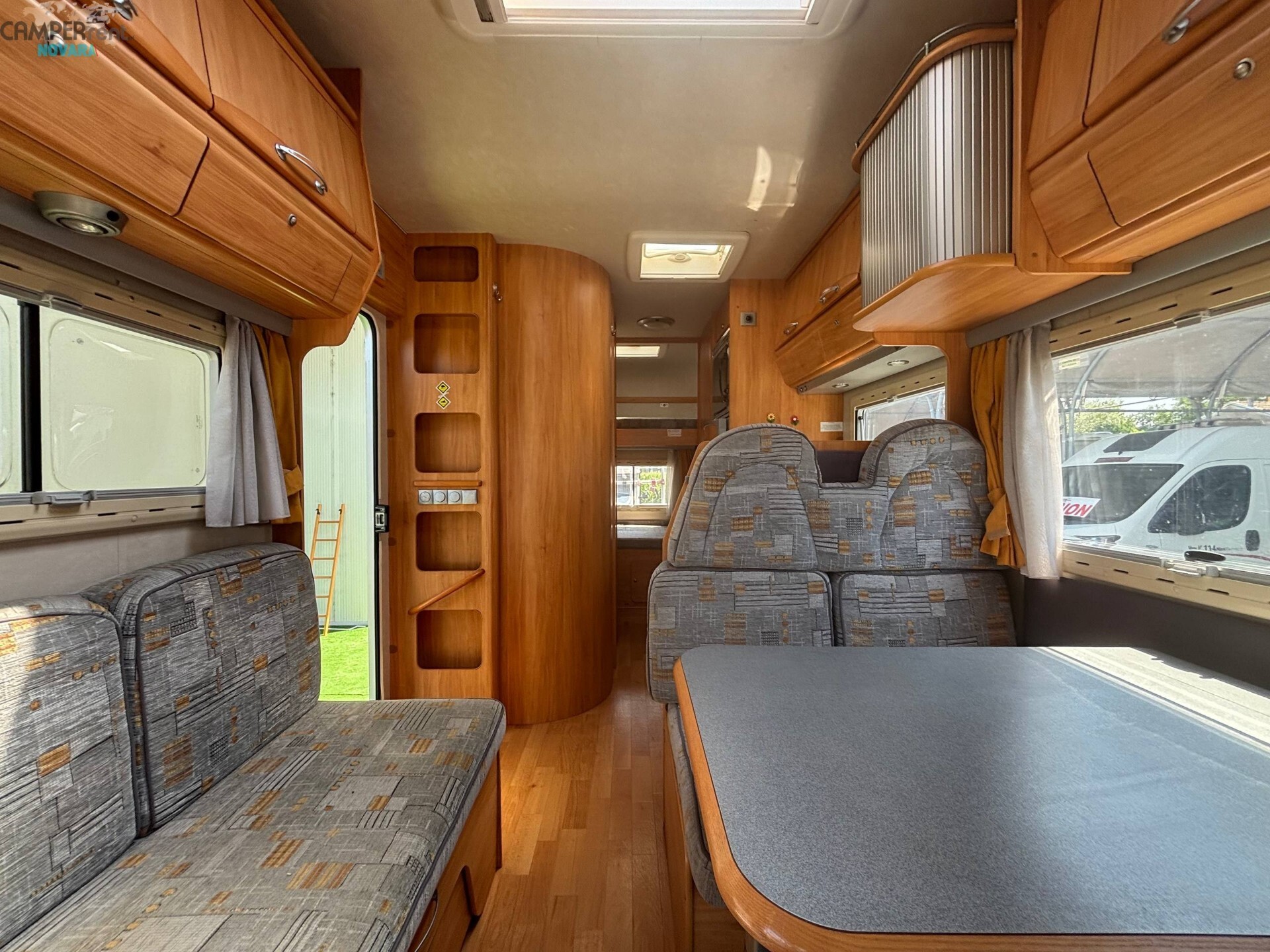 ADRIA ADRIATIK CORAL 680 SK - Mansardato con letti