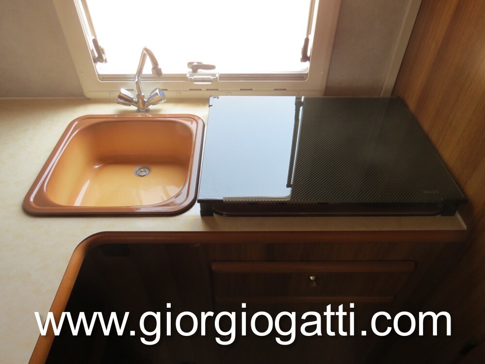 CAMPER MANSARDATO RIMOR SUPER BRIG 728
