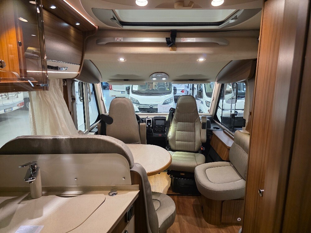 CAMPER HYMER B 588 PREMIUM LINE