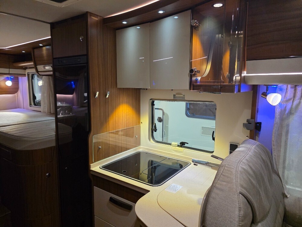 CAMPER HYMER B 588 PREMIUM LINE