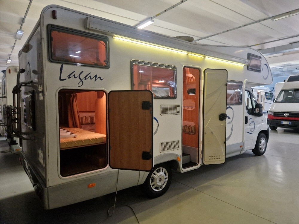 CAMPER MCLOUIS LAGAN 220