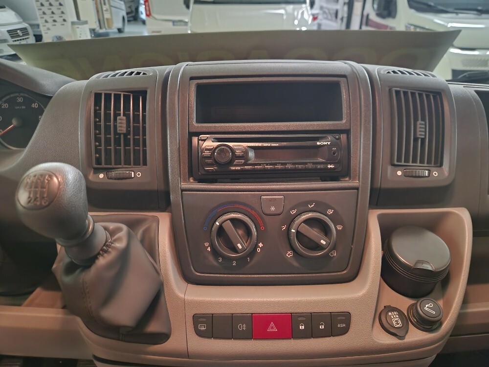 CAMPER MCLOUIS LAGAN 220