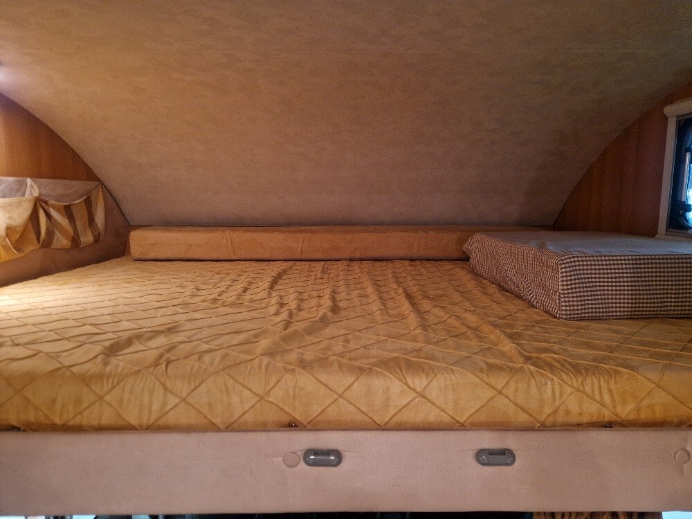 CAMPER MCLOUIS LAGAN 220