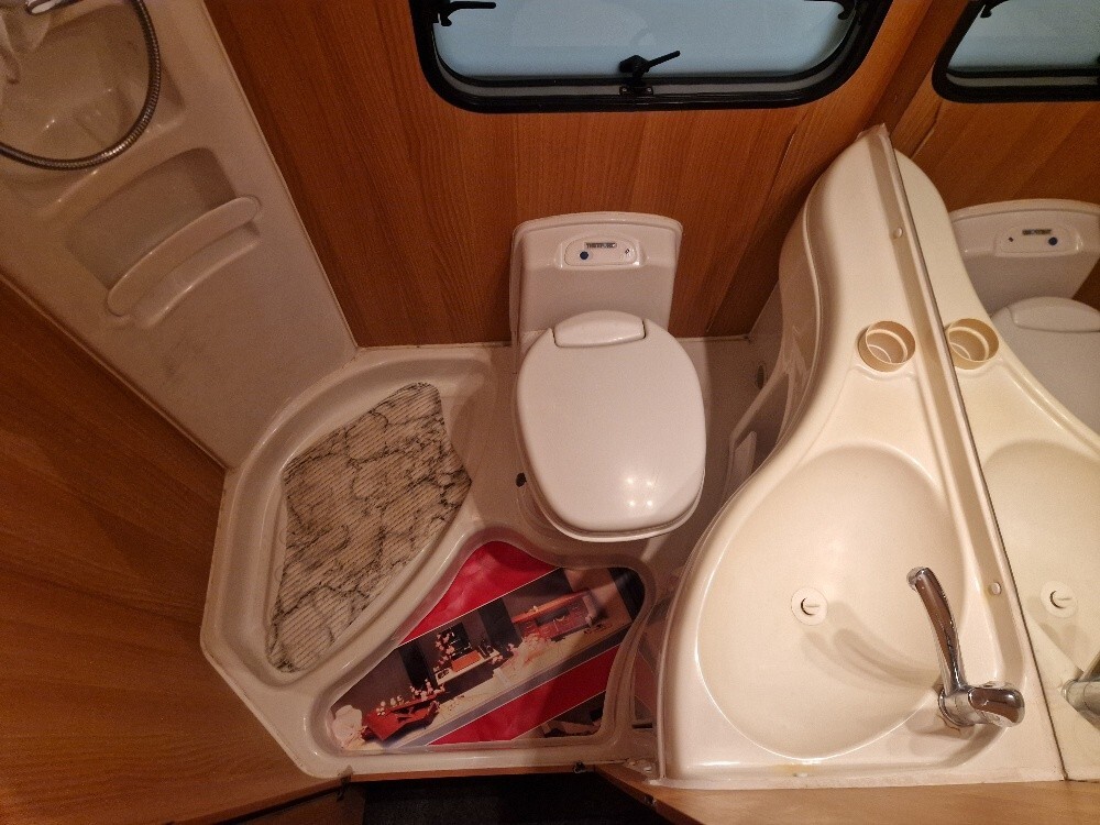 CAMPER MCLOUIS LAGAN 220