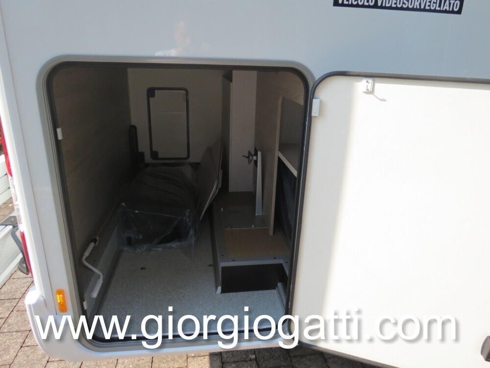 Camper Semintegrale Bürstner LINEO T 620 con Garag